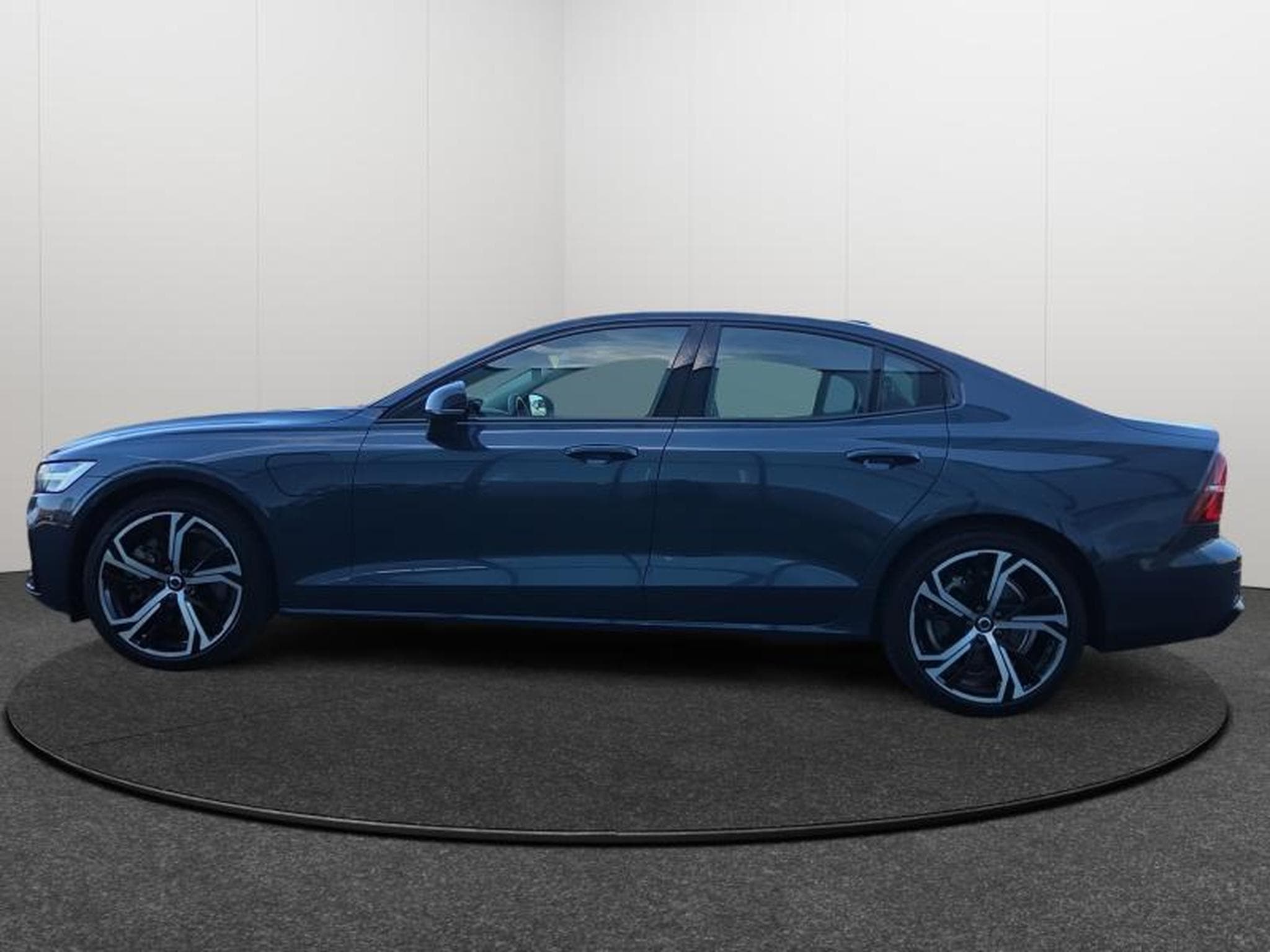 Volvo S60 T8 AWD Plus Dark / Hybride (2025) - Photo 4
