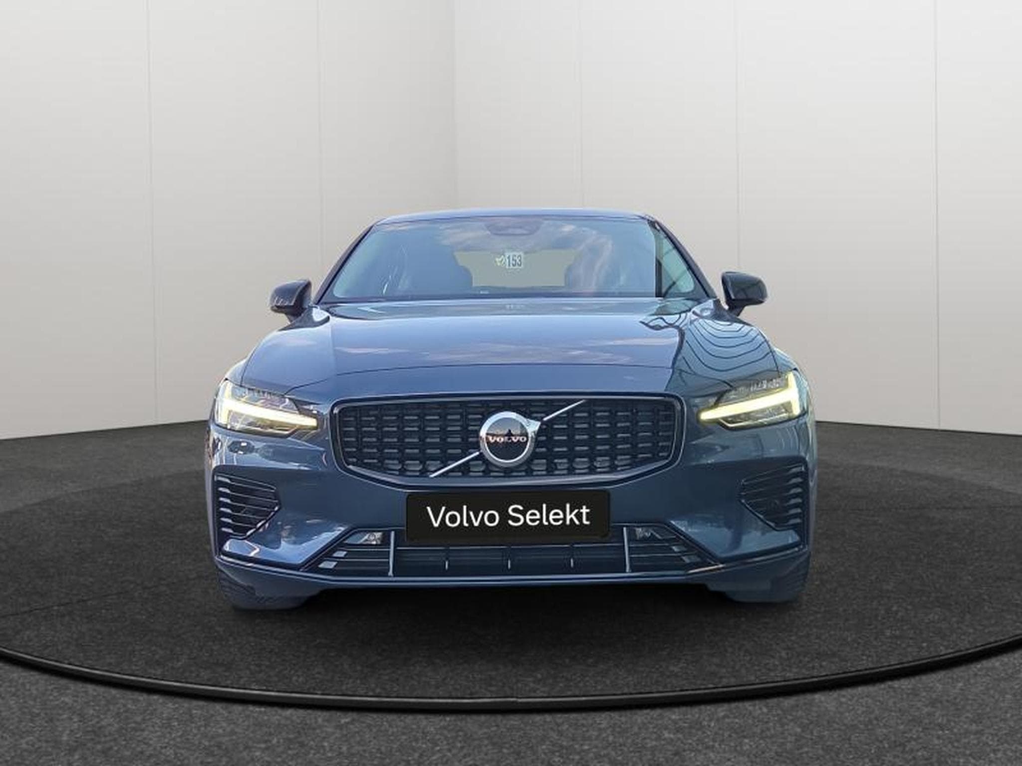Volvo S60 T8 AWD Plus Dark / Hybride (2025) - Photo 9