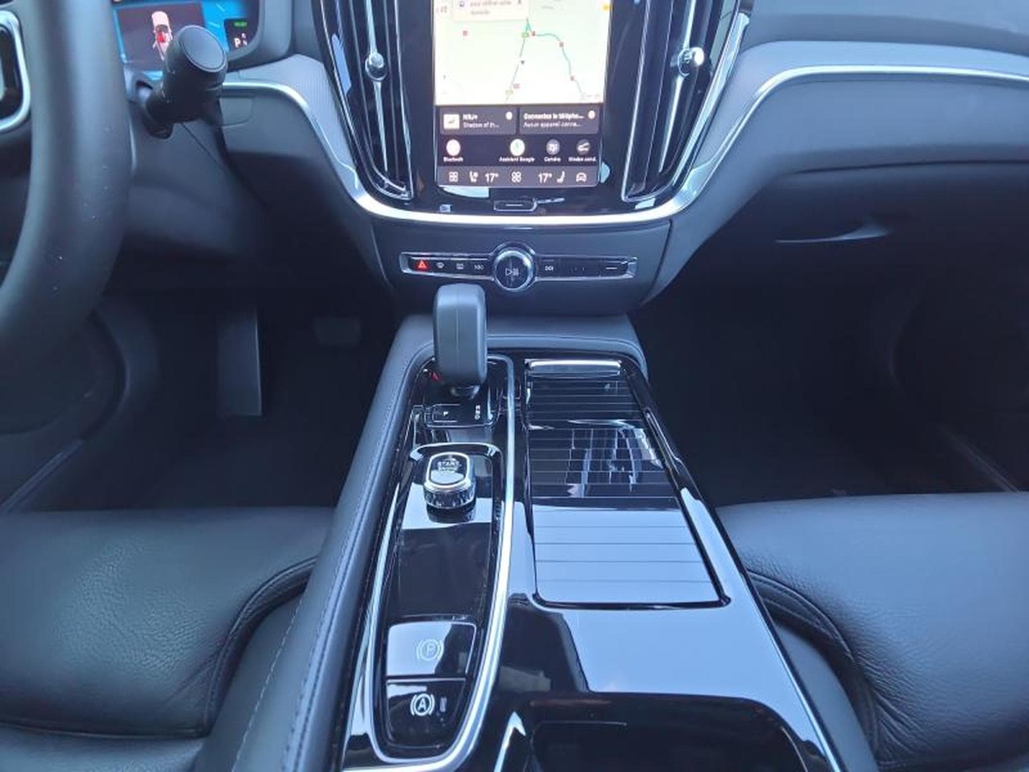 Volvo S60 T8 AWD Plus Dark / Hybride (2025) - Photo 11
