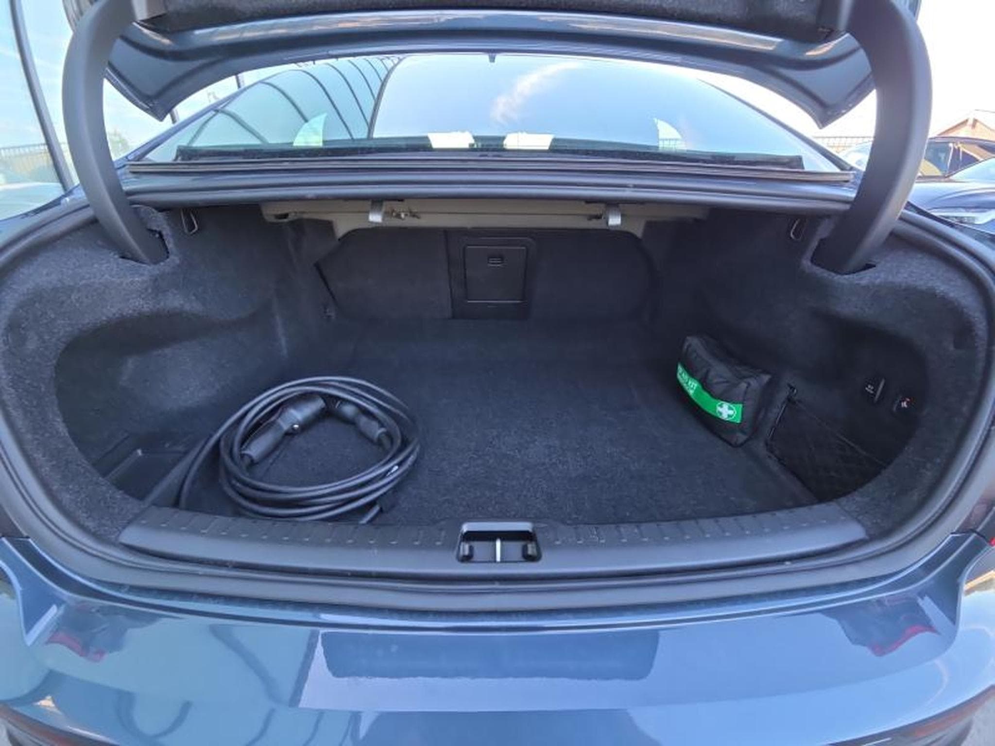 Volvo S60 T8 AWD Plus Dark / Hybride (2025) - Photo 19
