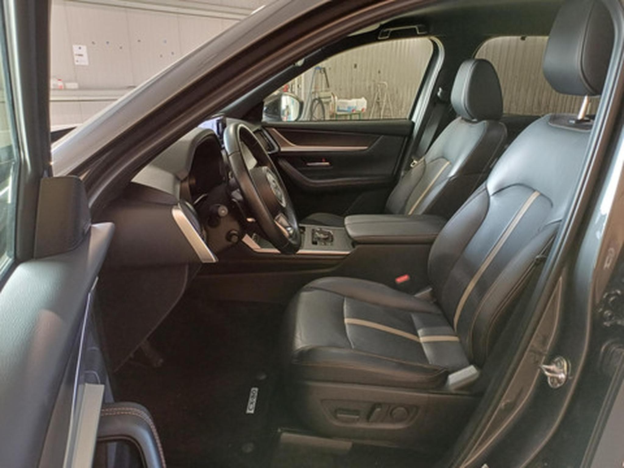 Mazda CX-80 3.3 187kW Auto Homura AWD +C&S+6pl. (2025) - Foto 8