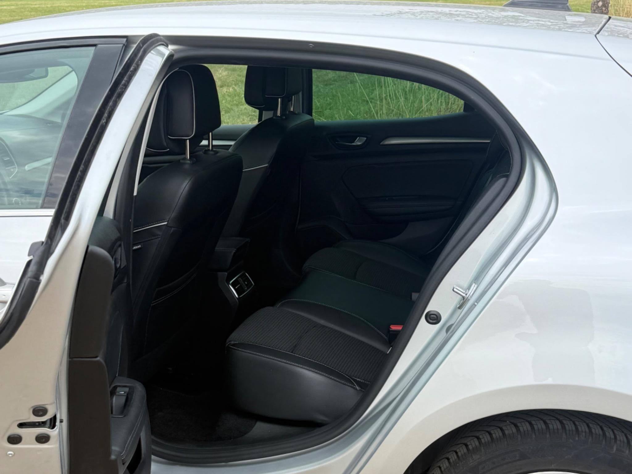 Renault Megane Bose Edition blue dCi 115 (2020) - Photo 8