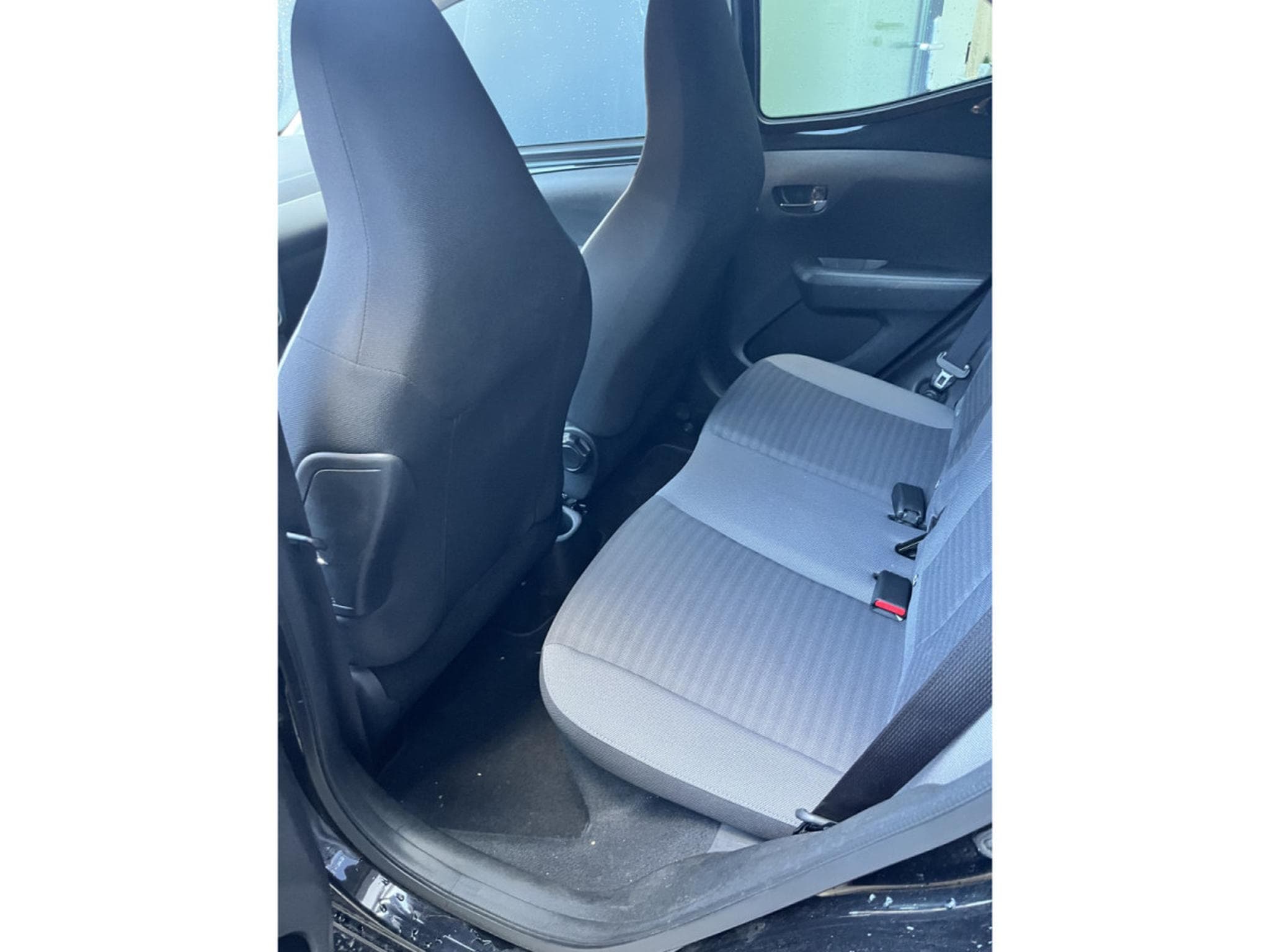 Toyota Aygo 1.0 automatique Team Deutchland (2020) - Photo 9