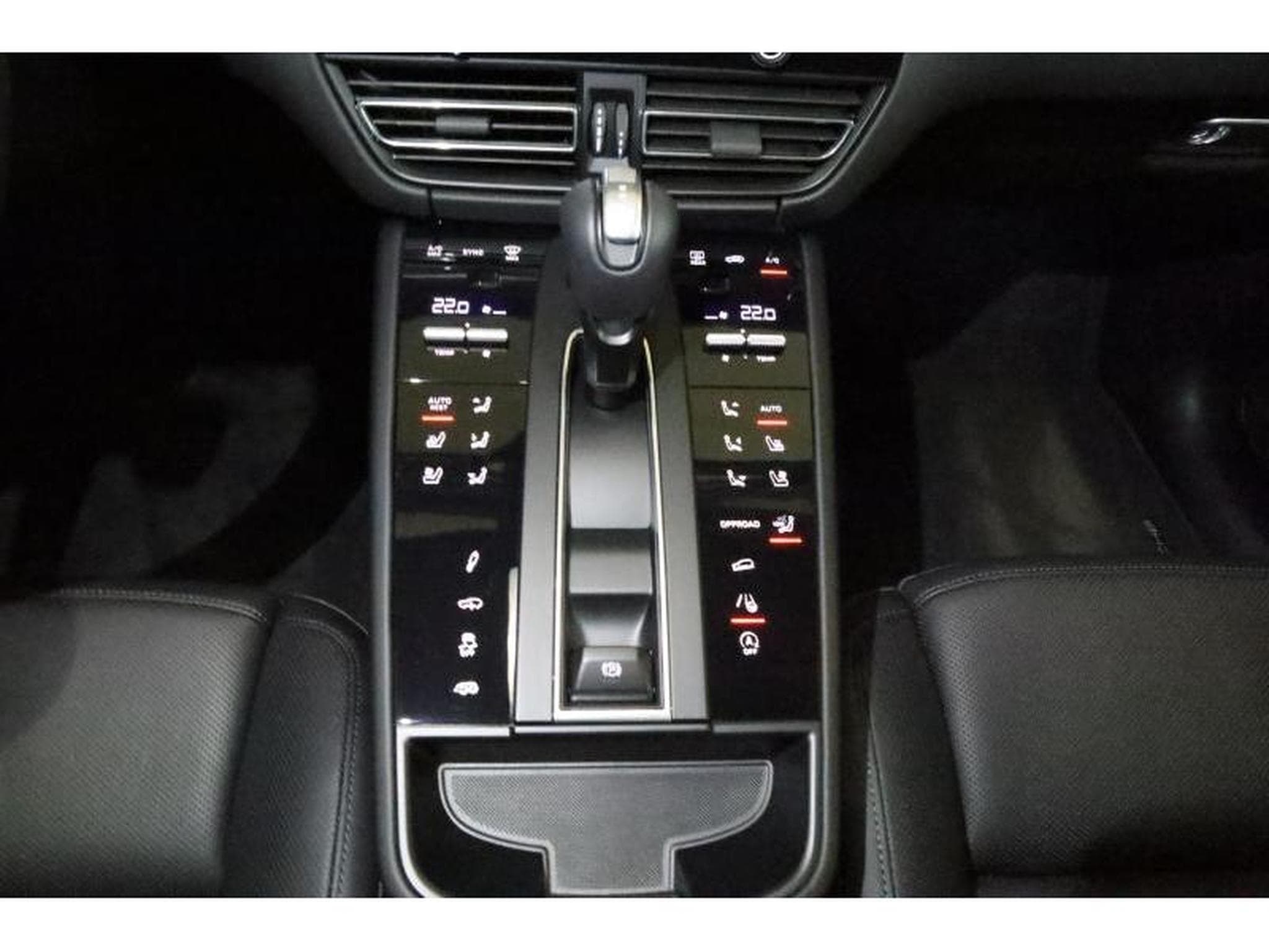 Porsche Macan GTS Pano AHK LED (2024) - Photo 4