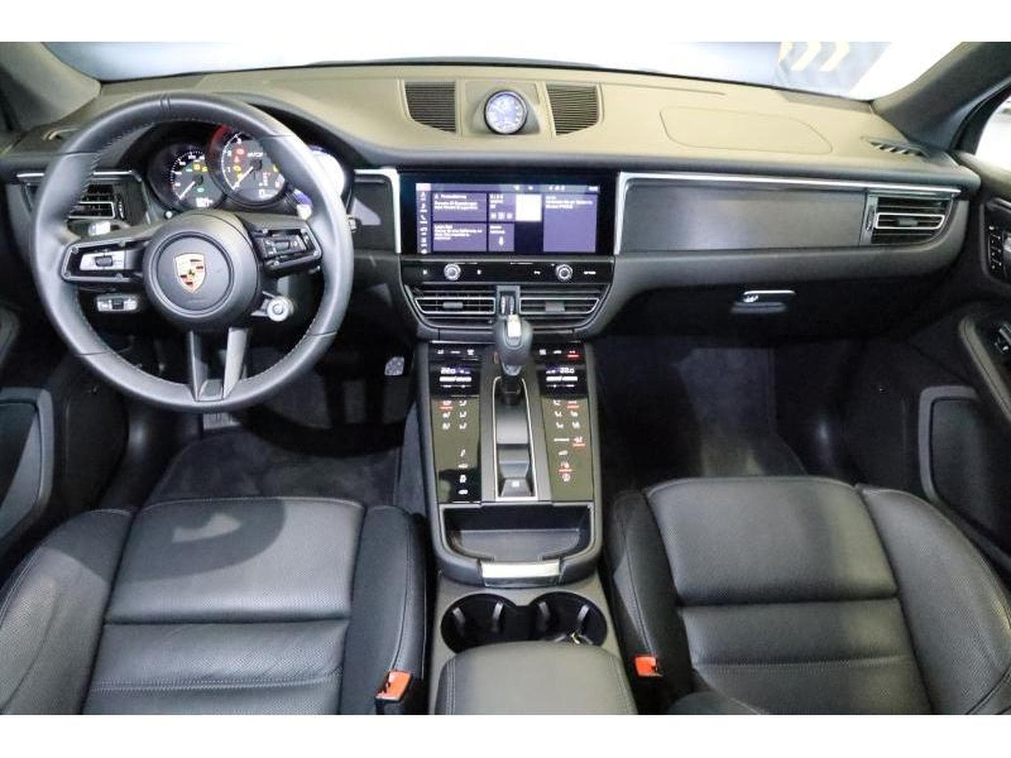 Porsche Macan GTS Pano AHK LED (2024) - Photo 2