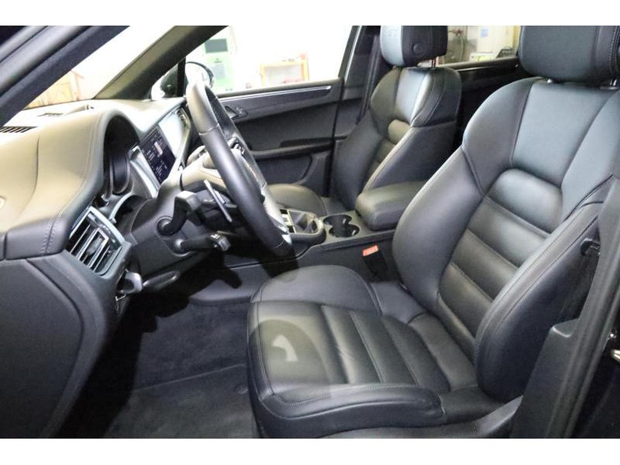 Porsche Macan GTS Pano AHK LED (2024) - Photo 5
