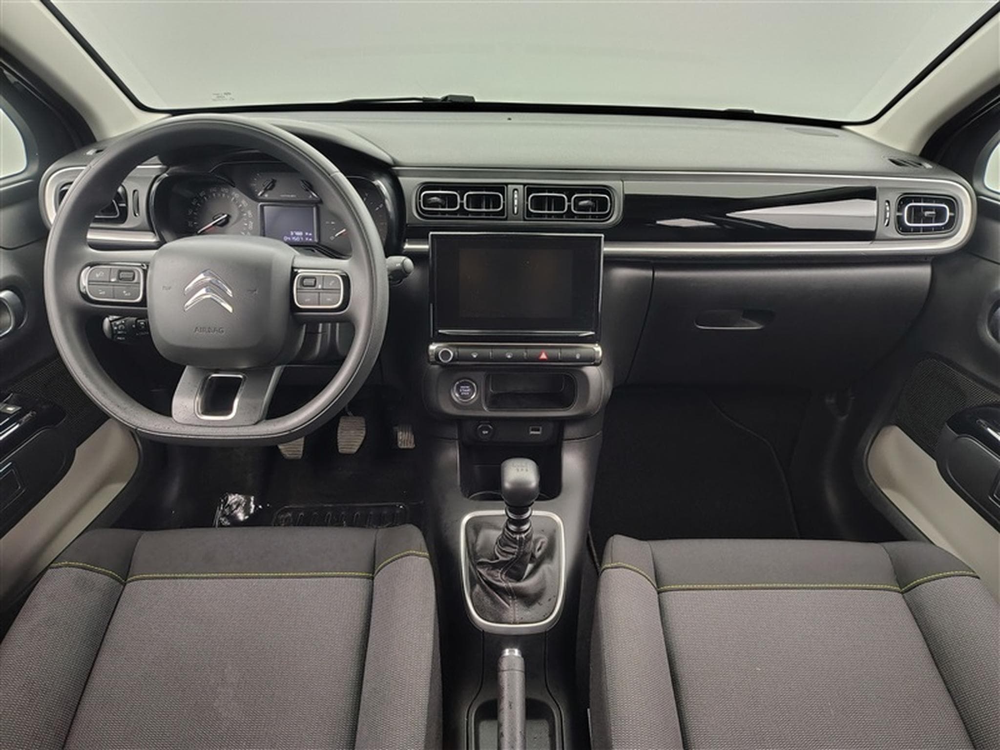 Citroen C3 1.2i PureTech Shine NAVI / FULL LED / CARPLAY (2023) - Photo 8