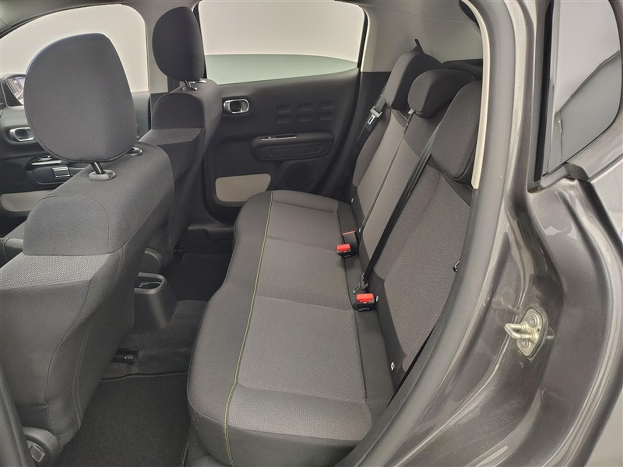 Citroen C3 1.2i PureTech Shine NAVI / FULL LED / CARPLAY (2023) - Photo 13