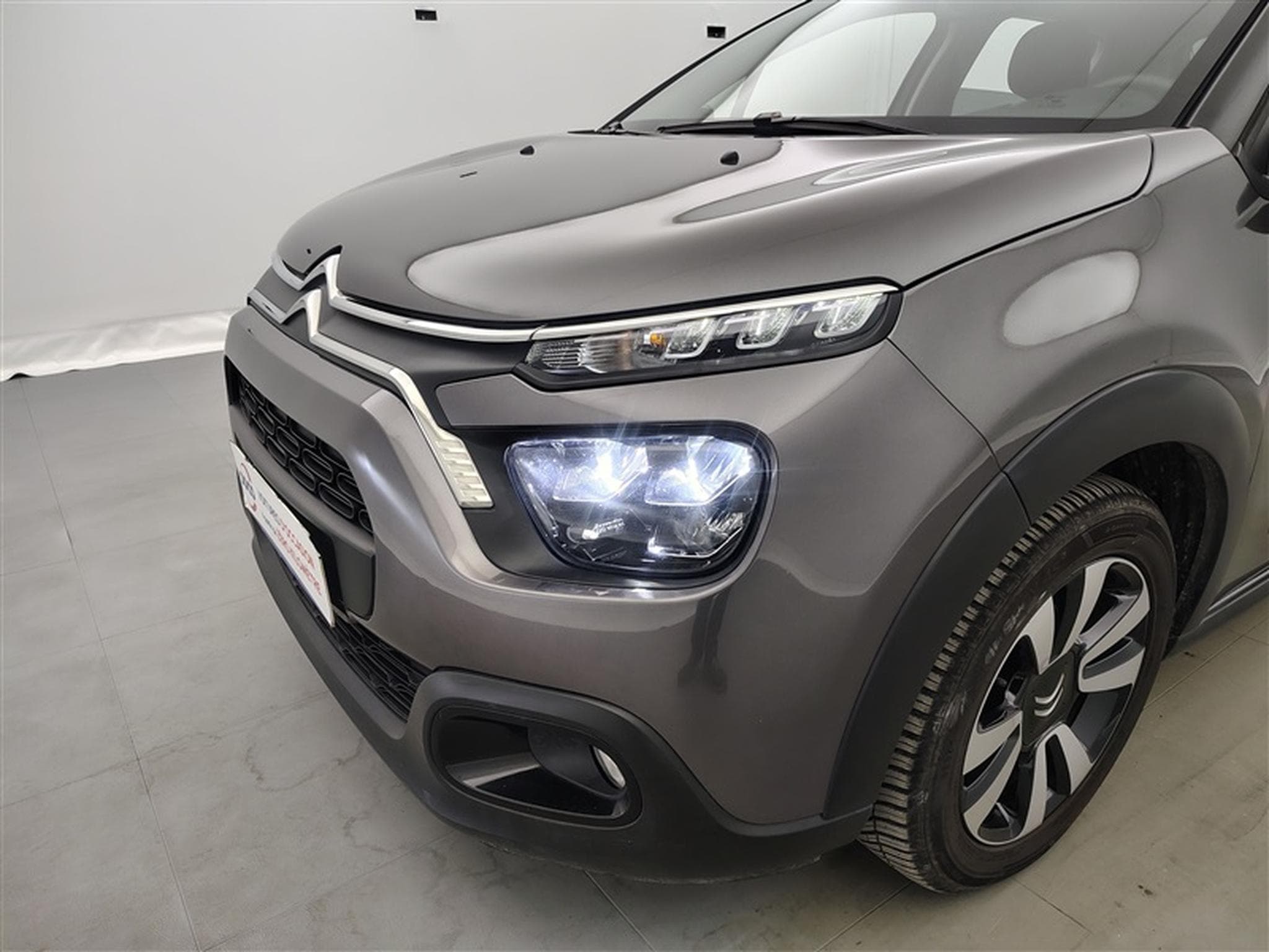 Citroen C3 1.2i PureTech Shine NAVI / FULL LED / CARPLAY (2023) - Photo 15