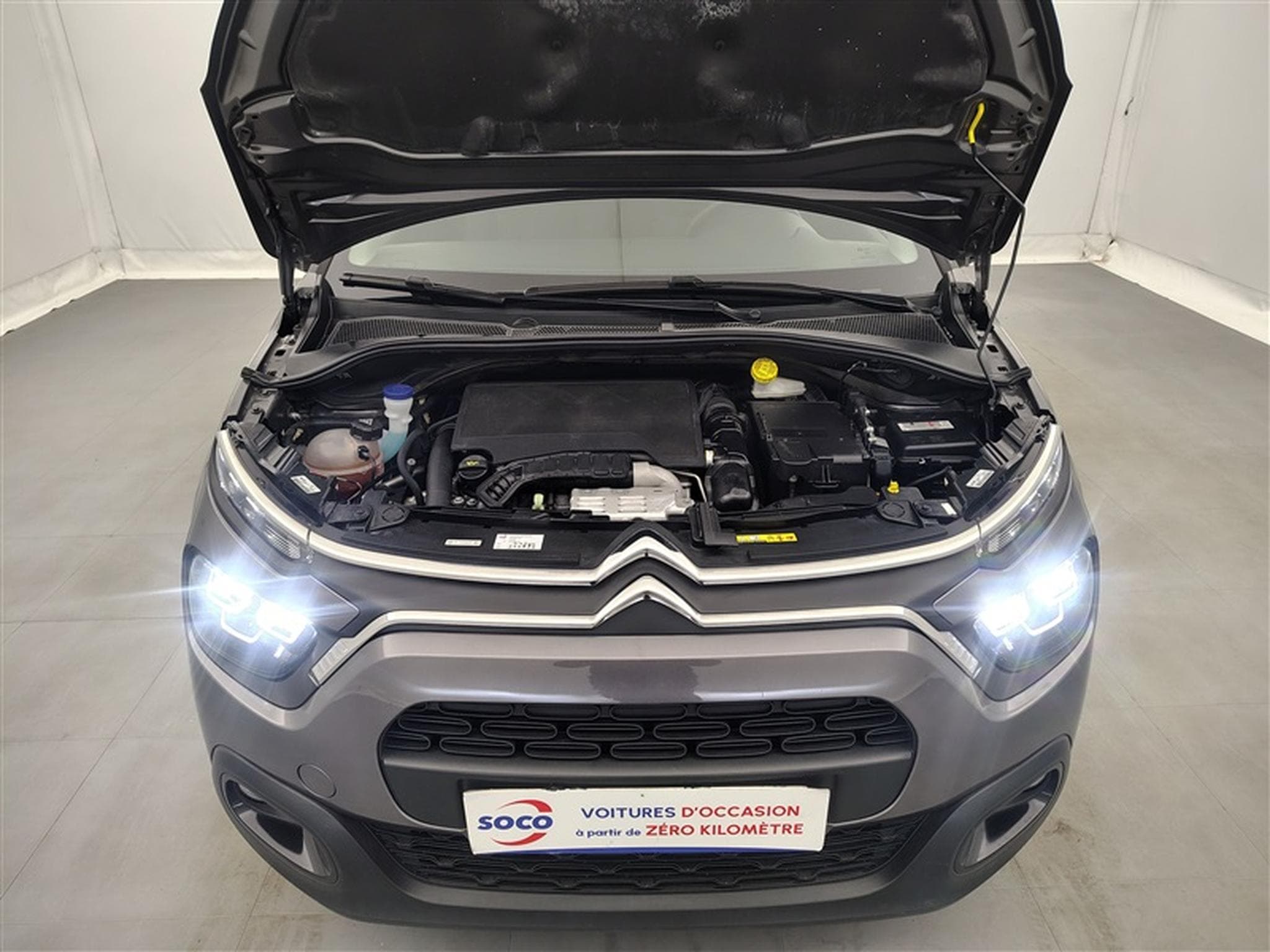 Citroen C3 1.2i PureTech Shine NAVI / FULL LED / CARPLAY (2023) - Photo 18