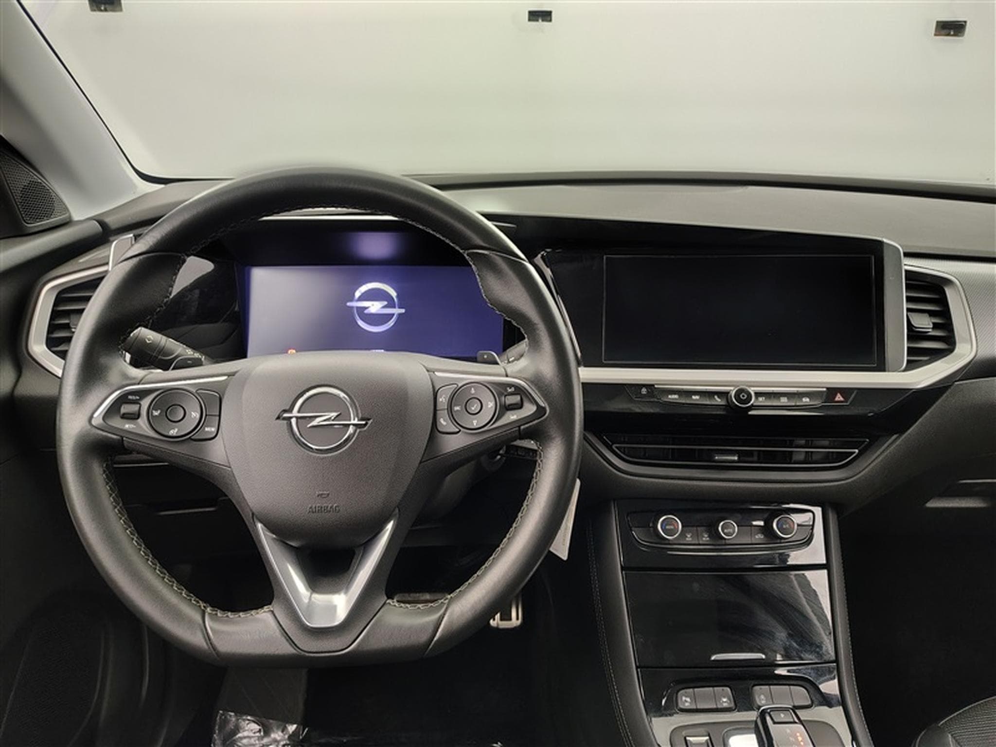 Opel Grandland 1.2 Turbo Business Edition S&S (2023) - Photo 9