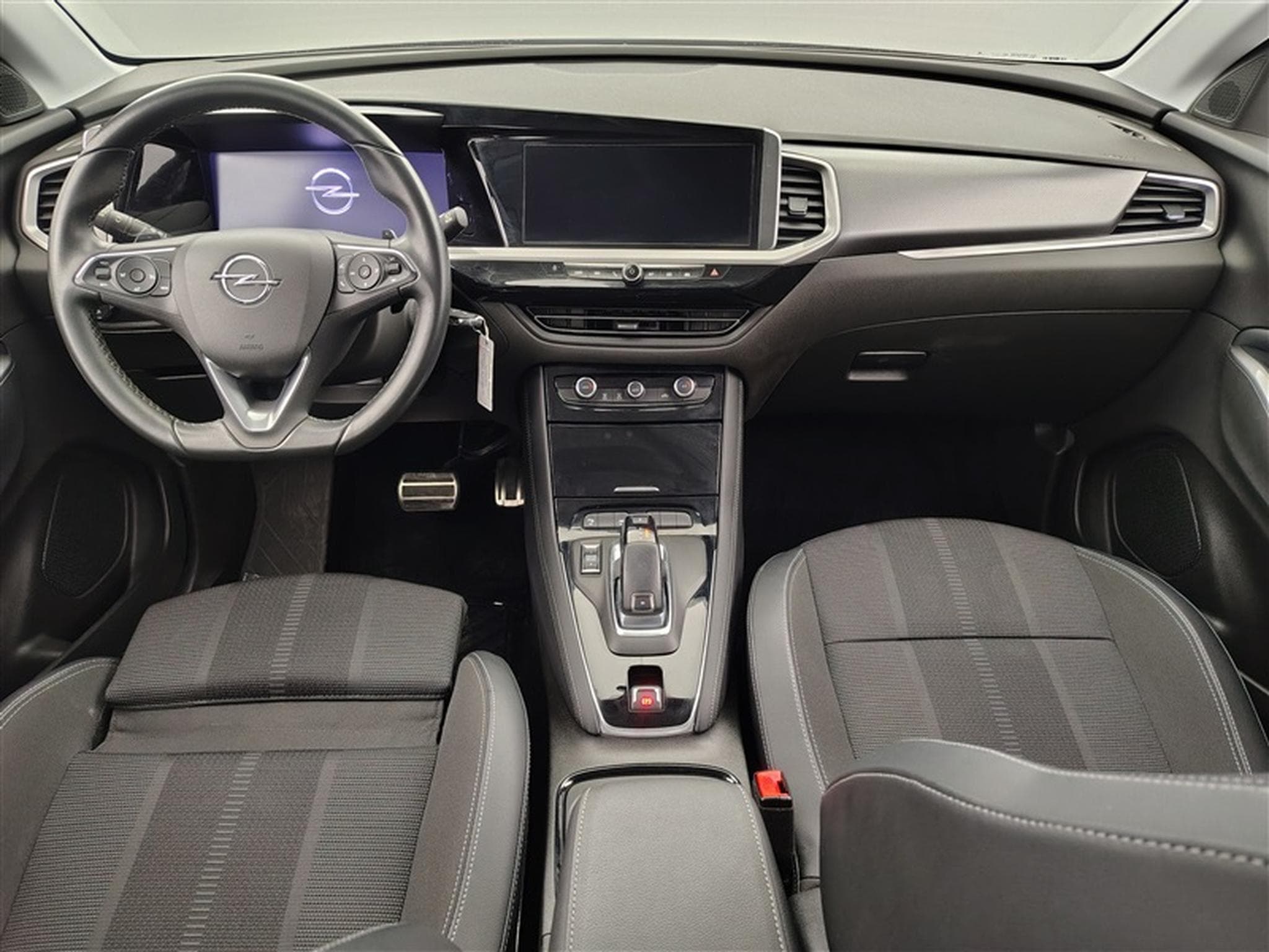 Opel Grandland 1.2 Turbo Business Edition S&S (2023) - Photo 8