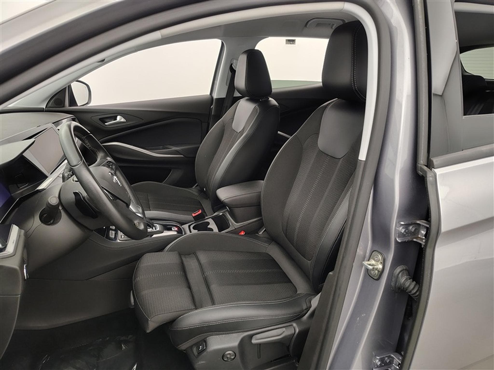 Opel Grandland 1.2 Turbo Business Edition S&S (2023) - Photo 7
