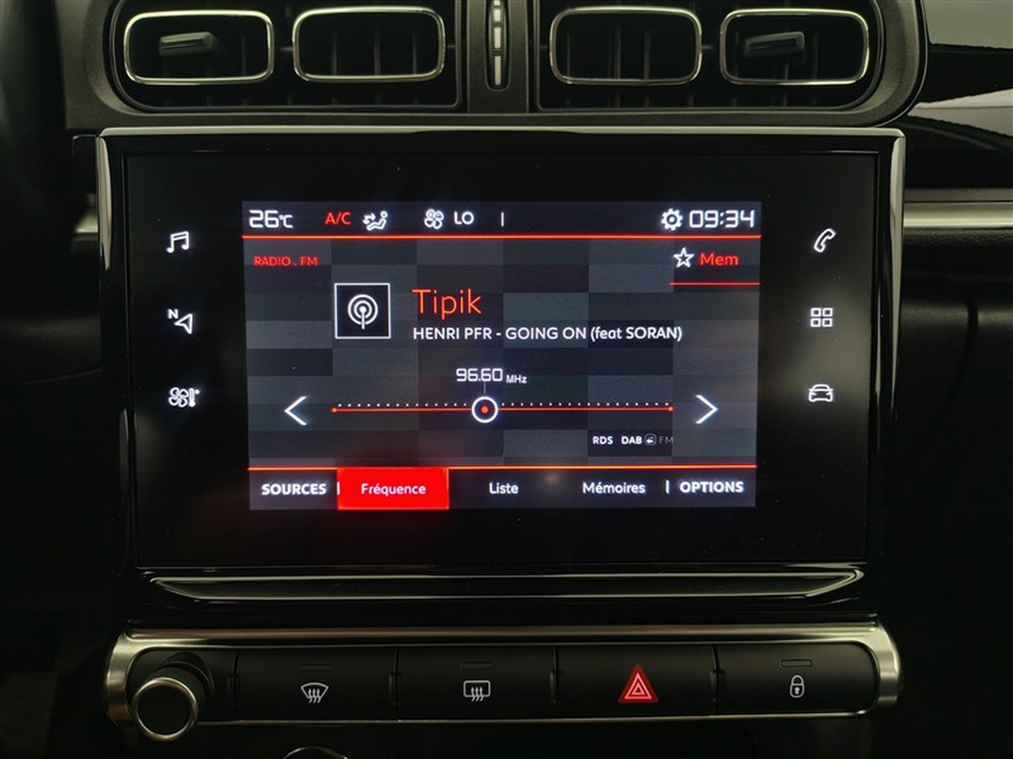 Citroën C3 1.2i PureTech Shine CARPLAY / FULL LED / JA 16" (2023) - Photo 11