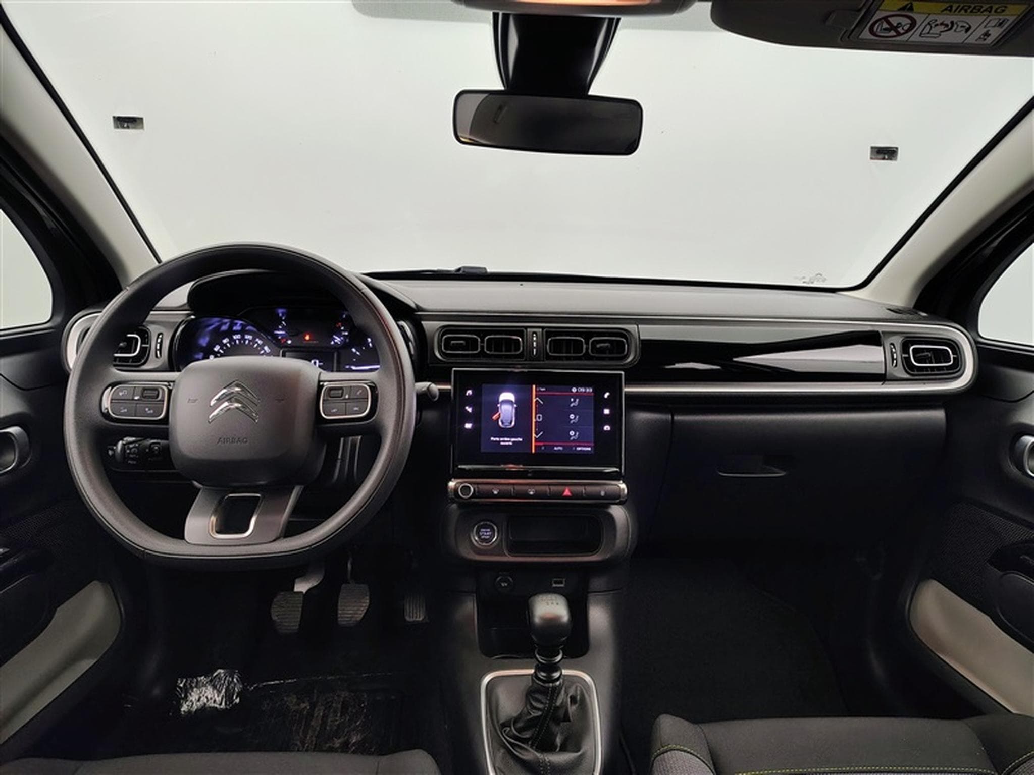 Citroën C3 1.2i PureTech Shine CARPLAY / FULL LED / JA 16" (2023) - Photo 8