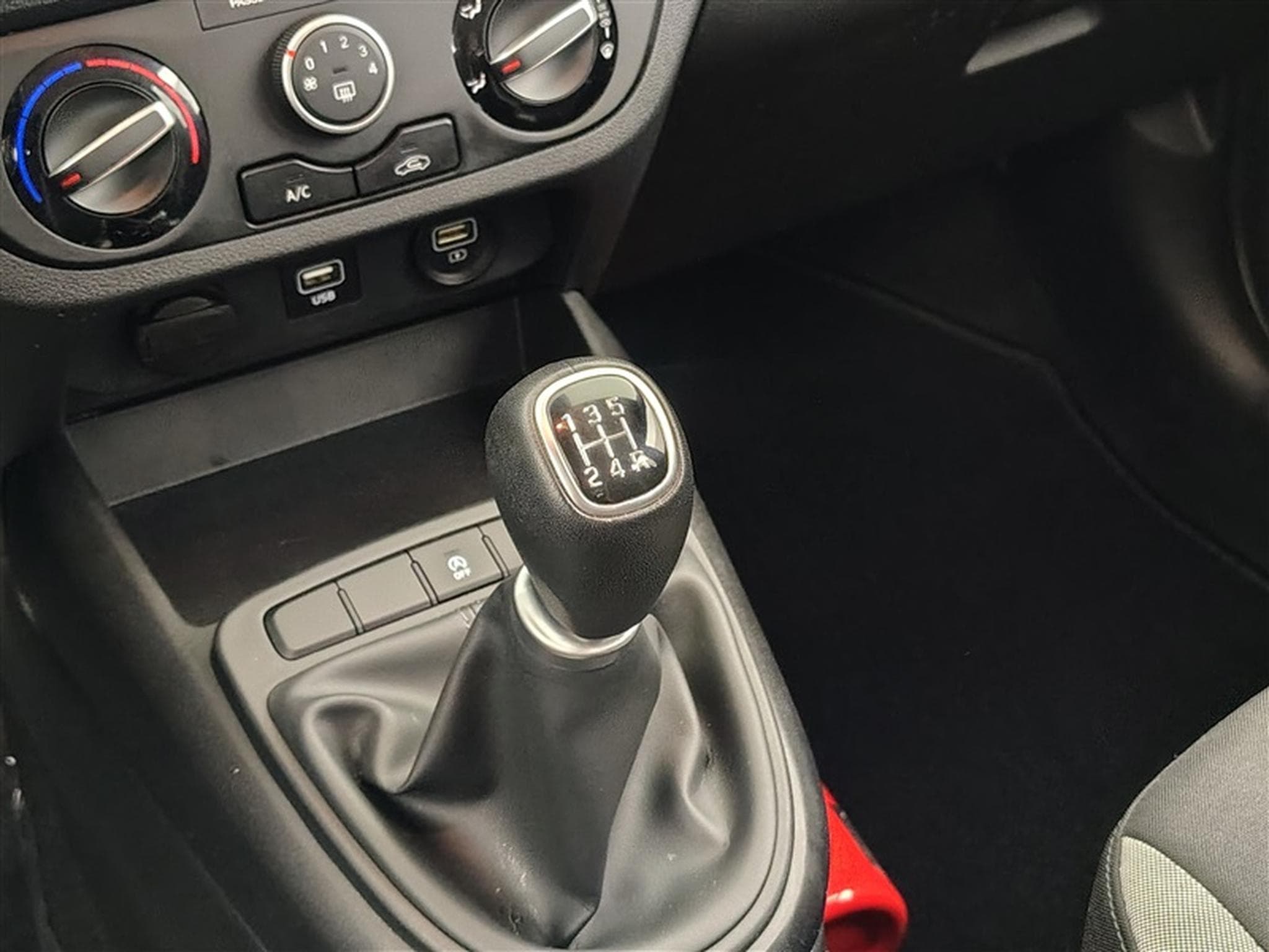 Hyundai i10 1.0i Twist (2022) - Foto 12