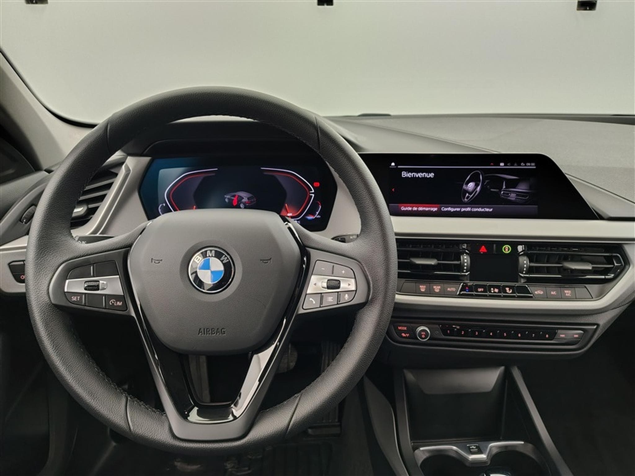 BMW 116 iA NAVI / FULL LED / PDC AV-AR (2023) - Photo 9