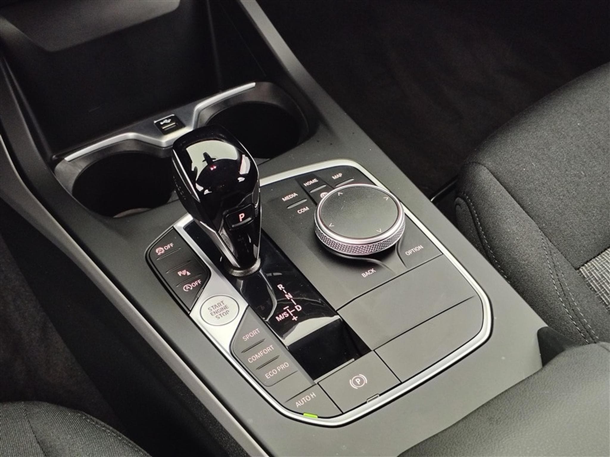 BMW 116 iA NAVI / FULL LED / PDC AV-AR (2023) - Photo 12