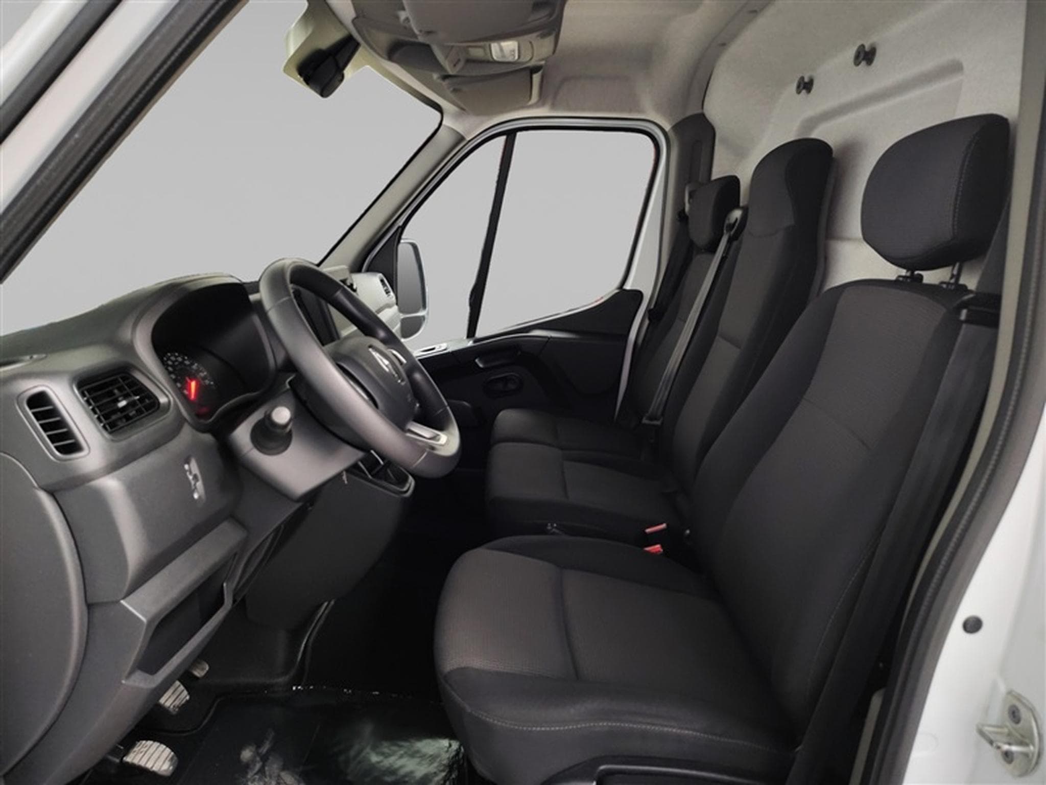 Renault Master 2.3 dCi 35 L2H2 Grand Confort NAVI / CLIM (2023) - Photo 7