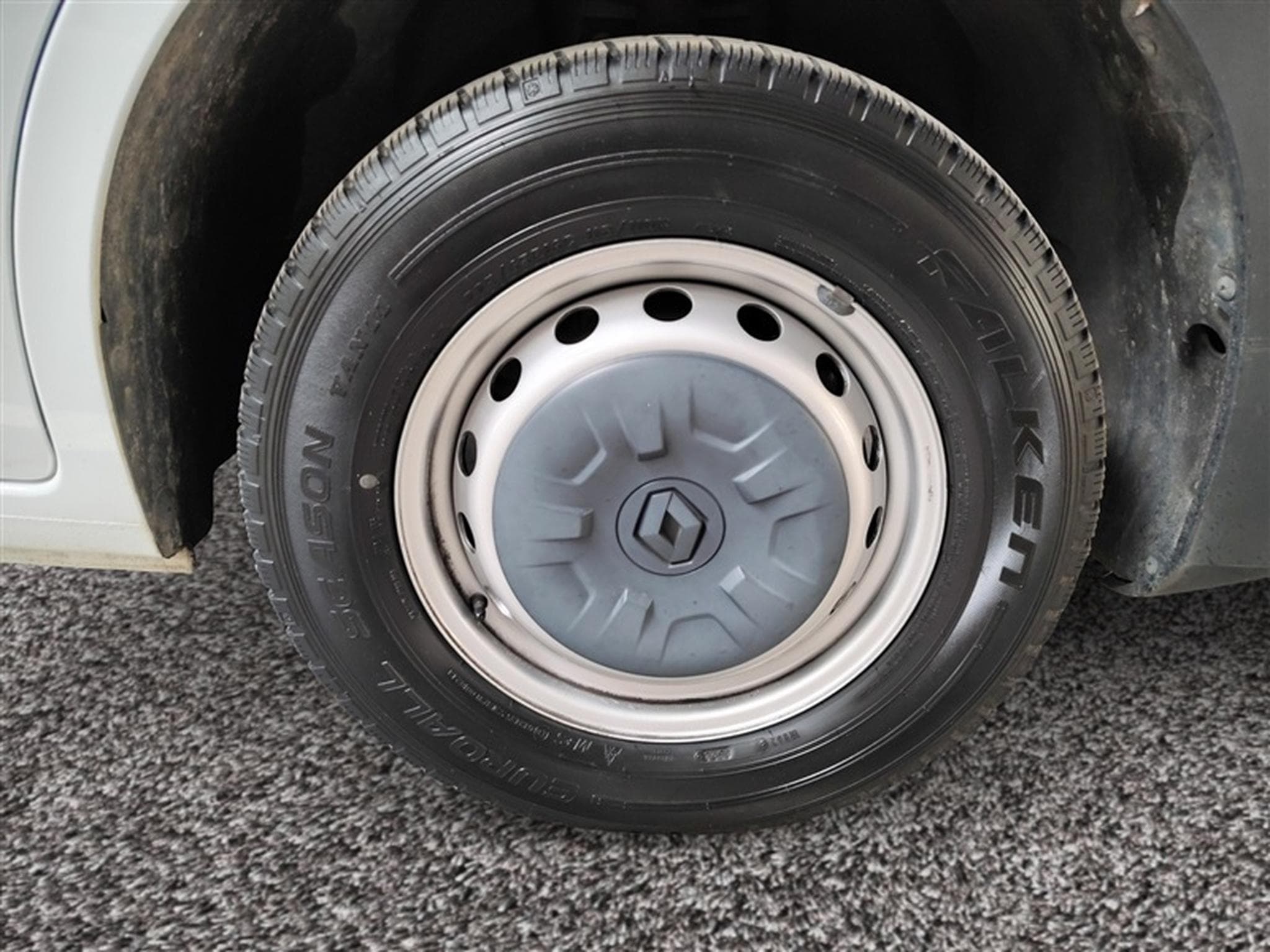 Renault Master 2.3 dCi 35 L2H2 Grand Confort NAVI / CLIM (2023) - Photo 6
