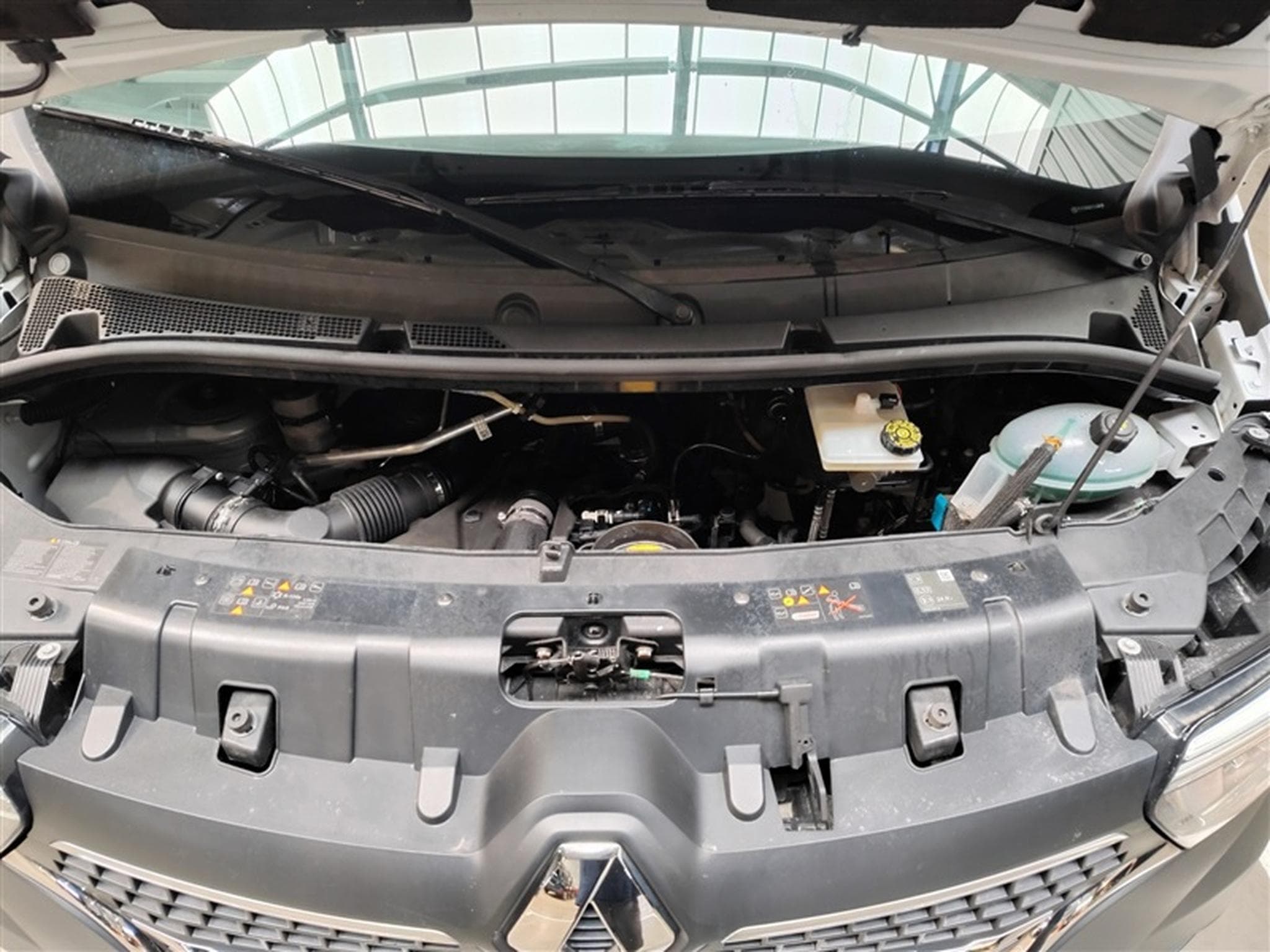 Renault Master 2.3 dCi 35 L2H2 Grand Confort NAVI / CLIM (2023) - Photo 19