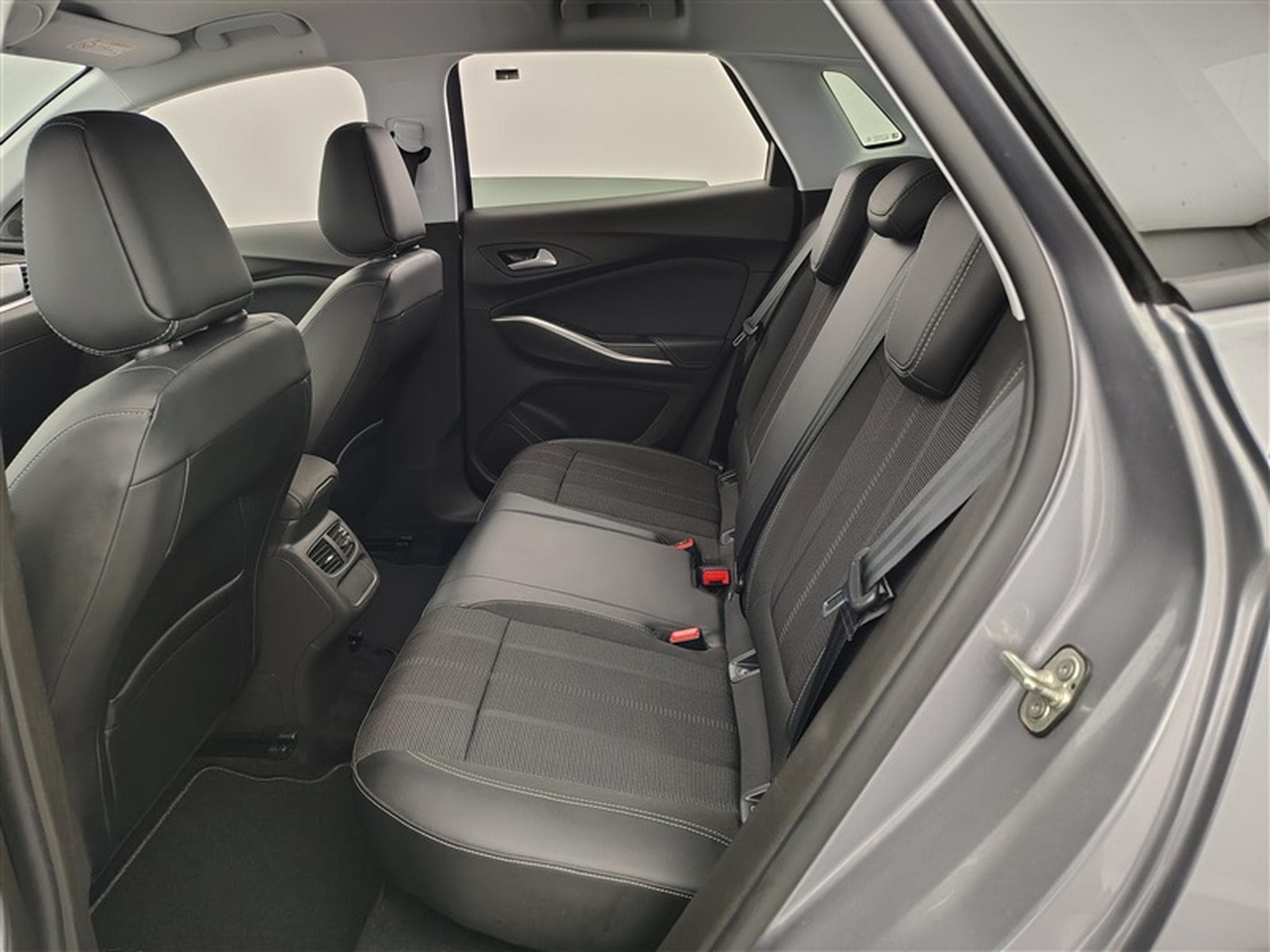 Opel Grandland 1.2 Turbo GS S&S (2023) - Photo 13