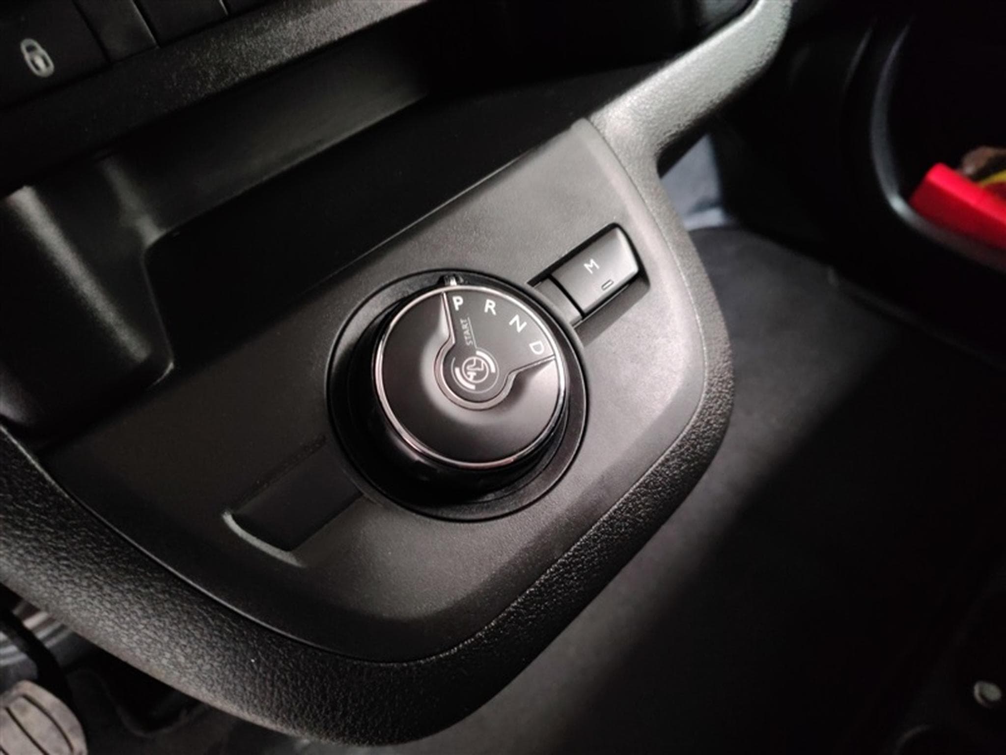Peugeot Expert 2.0 BlueHDi L2  Premium EAT8 NAVI / CLIM / TEL (2023) - Photo 13
