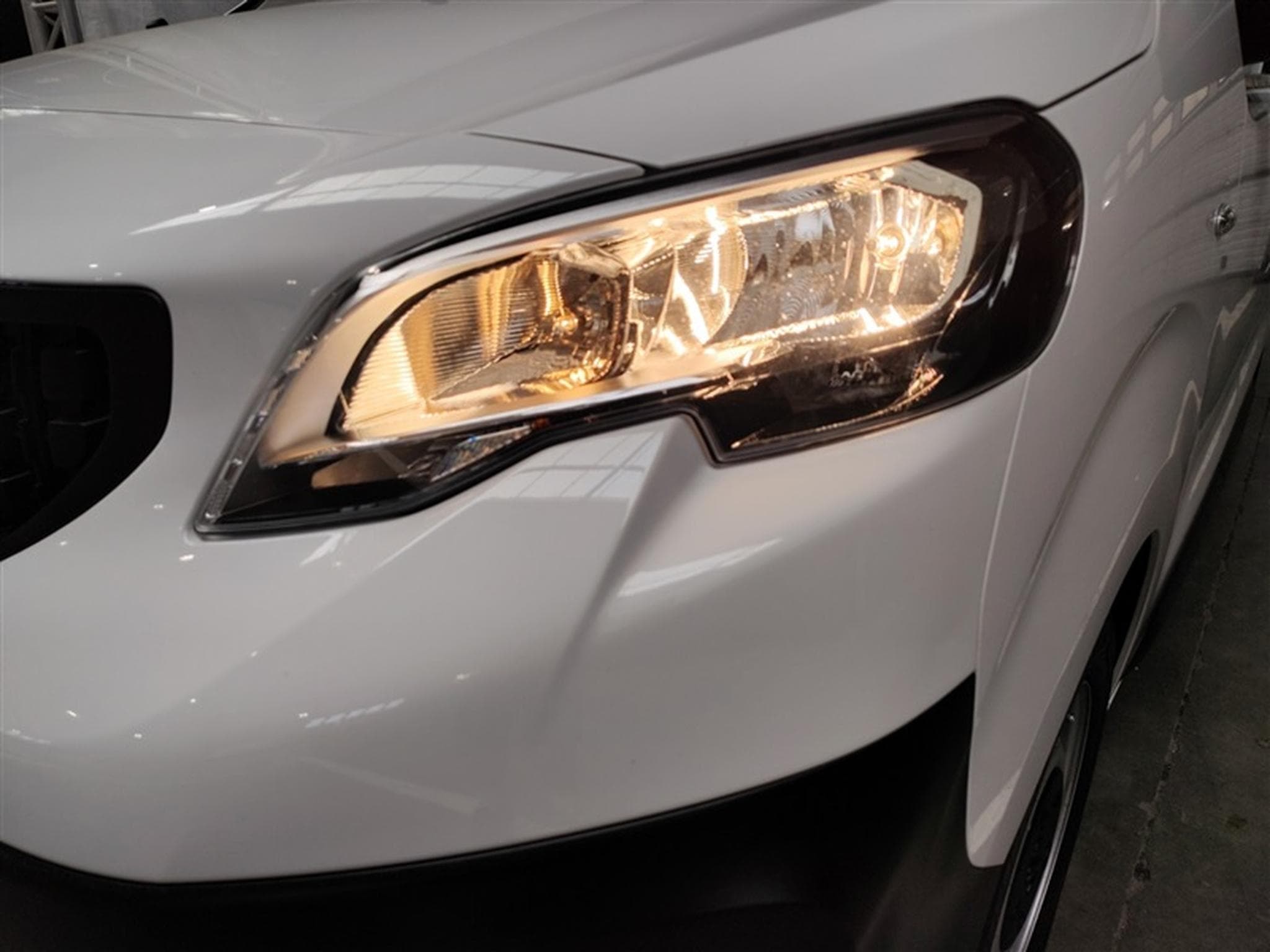 Peugeot Expert 2.0 BlueHDi L2  Premium EAT8 NAVI / CLIM / TEL (2023) - Photo 16