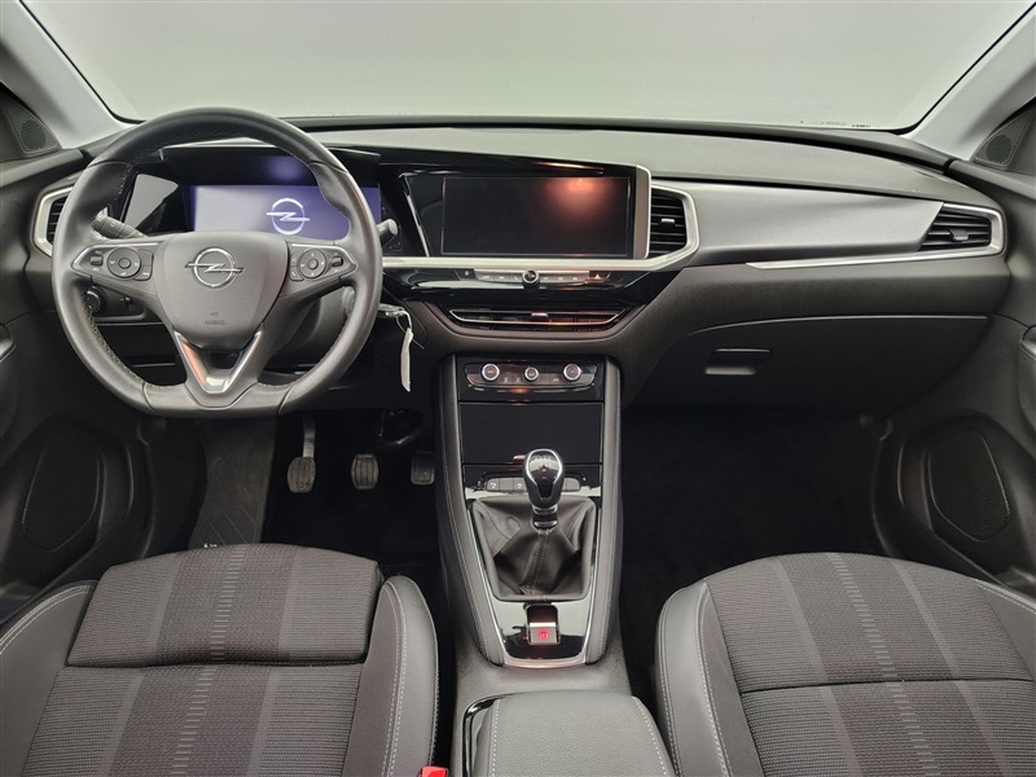 Opel Grandland 1.2 Turbo Edition S&S (2023) - Photo 8