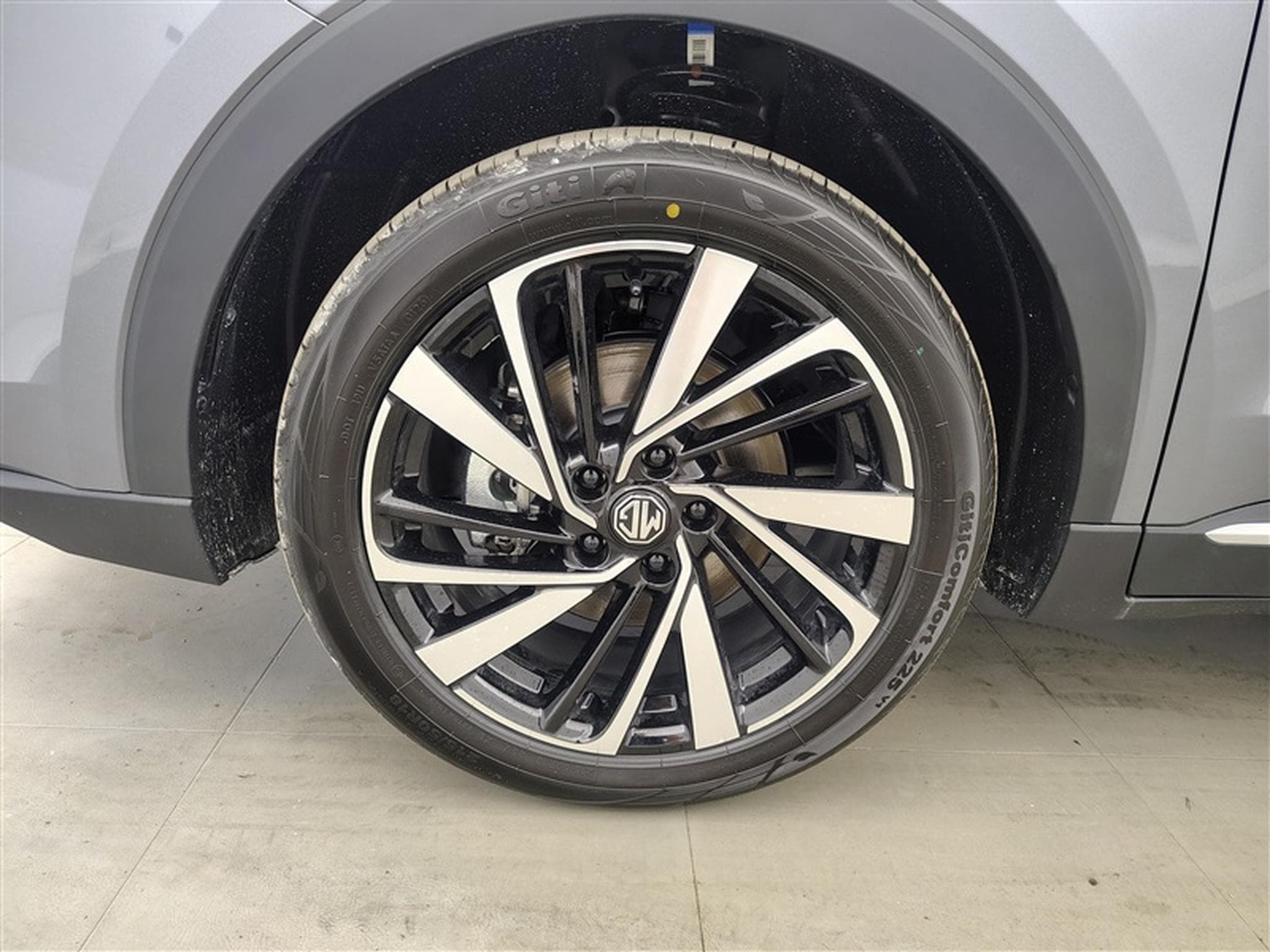MG ZS 1.5 Hybrid+ Luxury NAVI / FULL LED / CUIR / CAMERA 360 (2026) - Photo 6