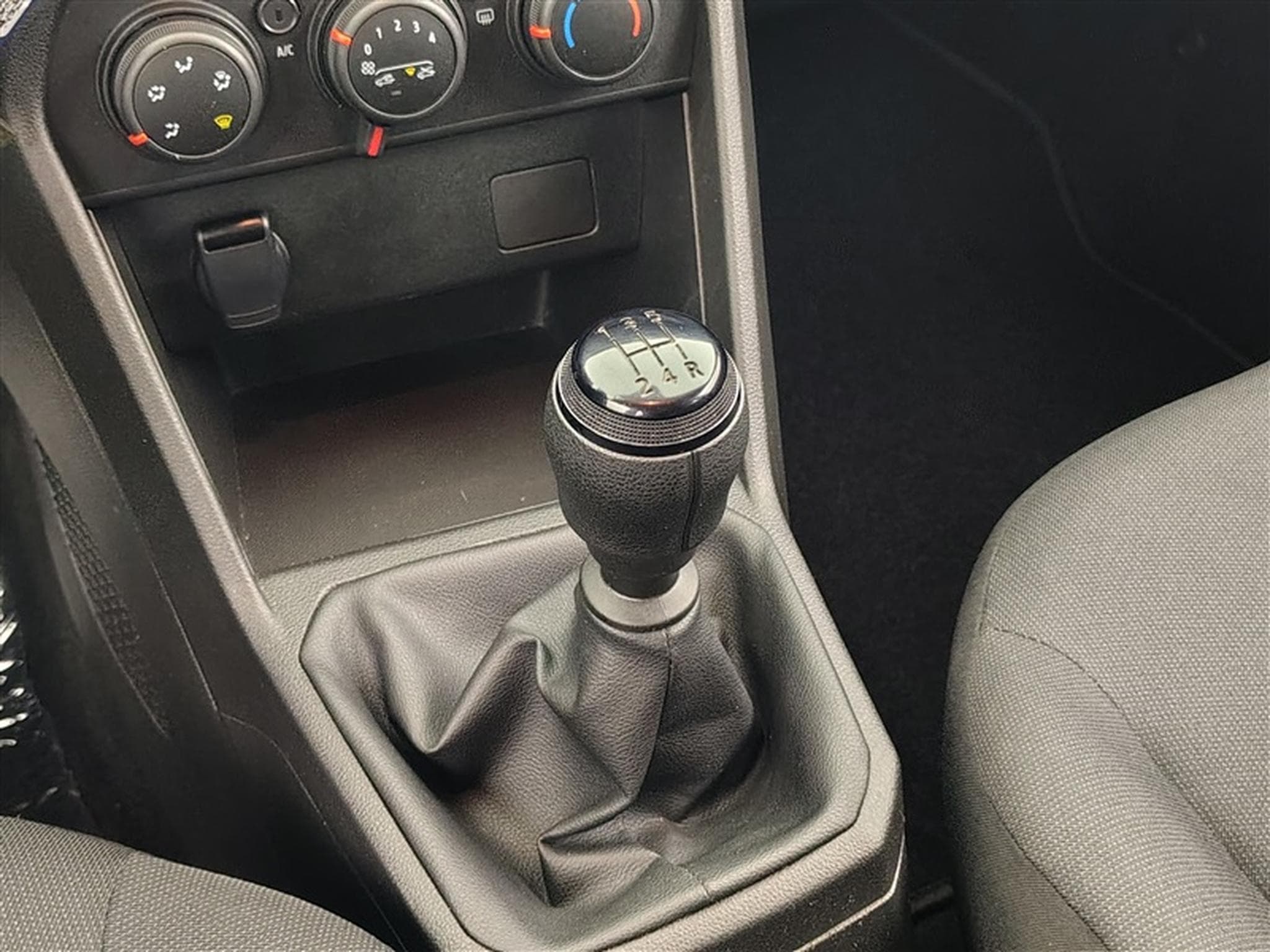 Dacia Sandero 1.0i SCe Essential CLIM / FULL LED / BLUETOOTH (2023) - Photo 12
