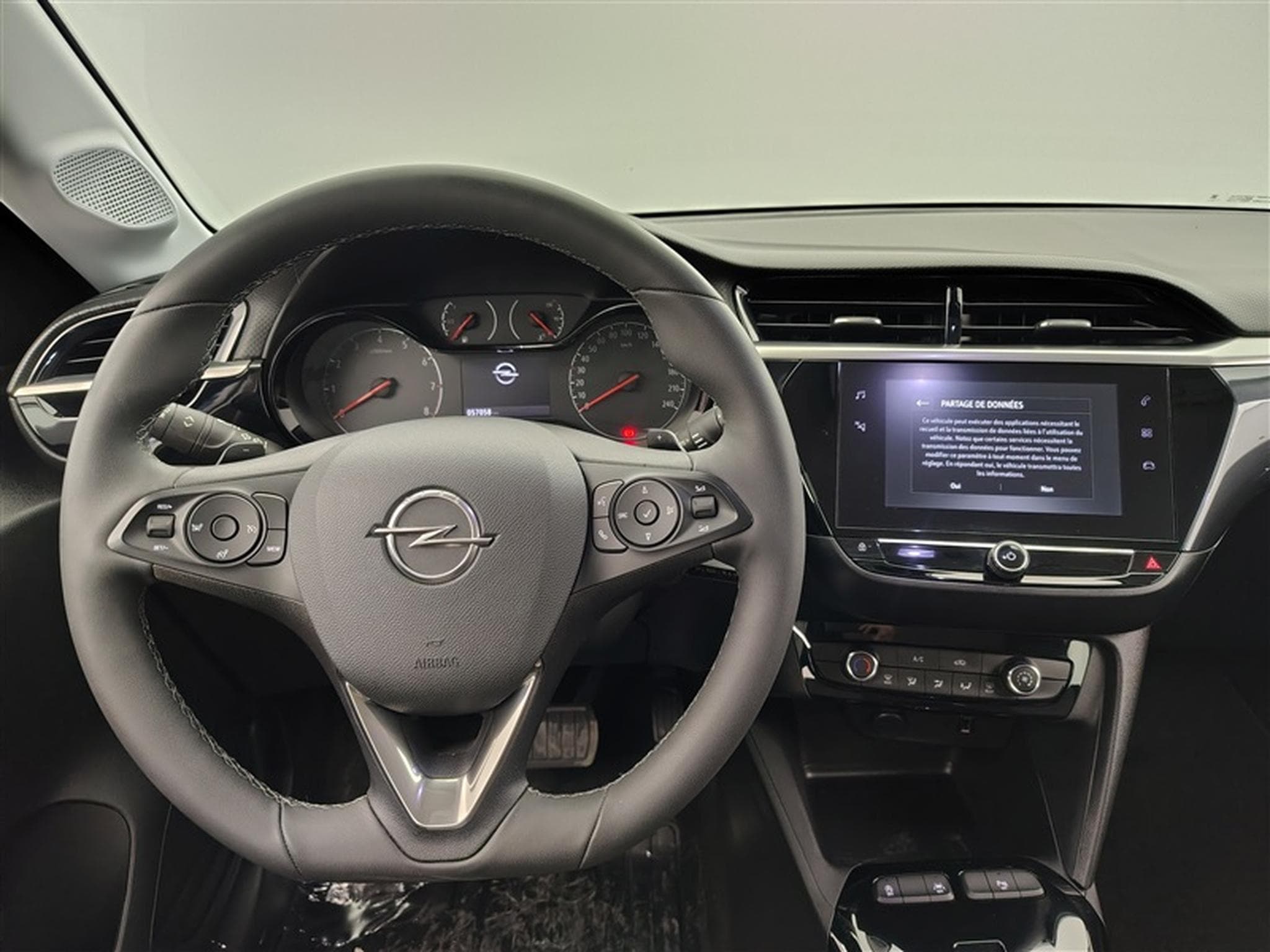Opel Corsa 1.2 75cv Elegance business (2023) - Photo 9