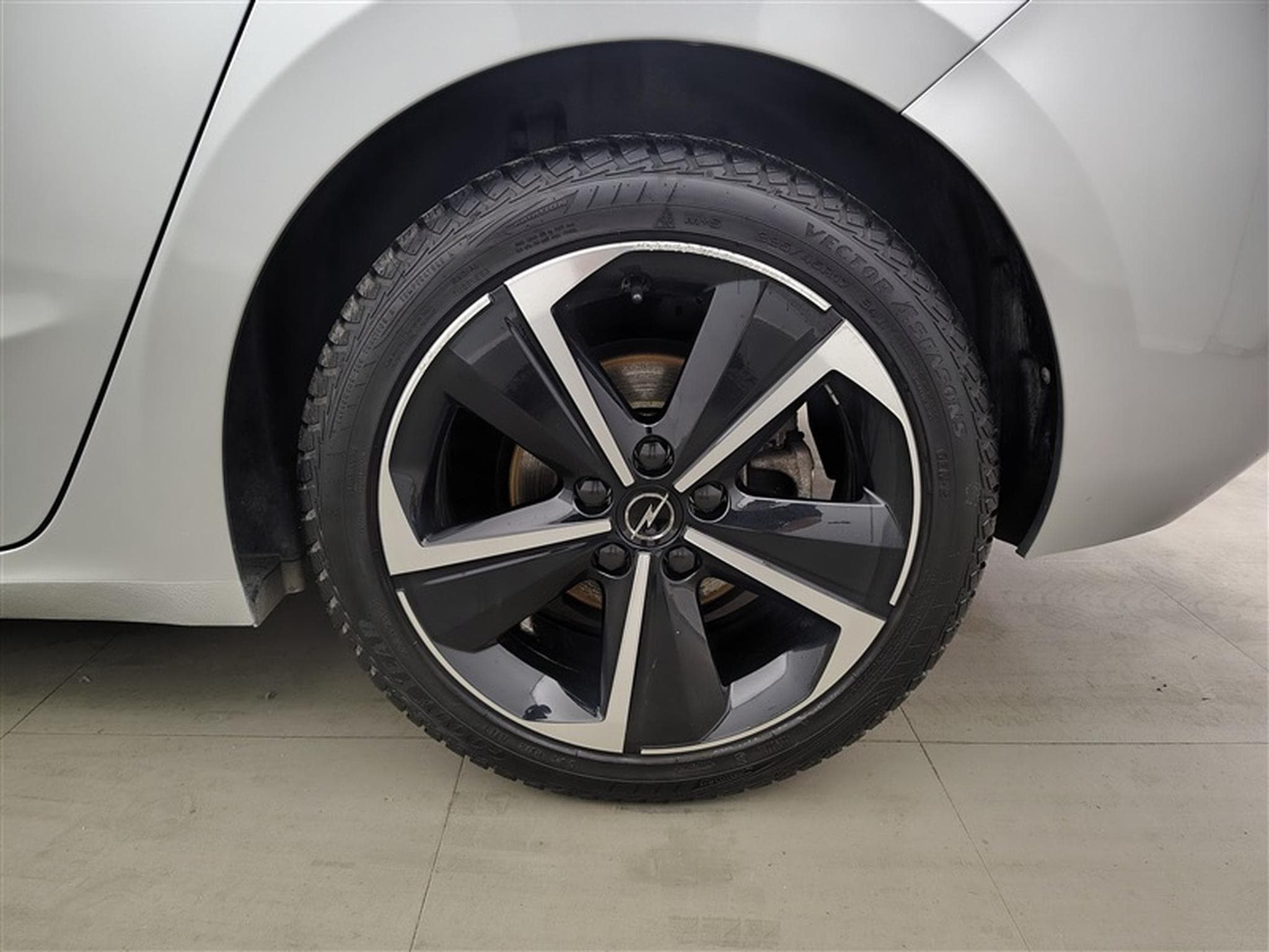 Opel Astra 1.2 Turbo elegance (2023) - Photo 6