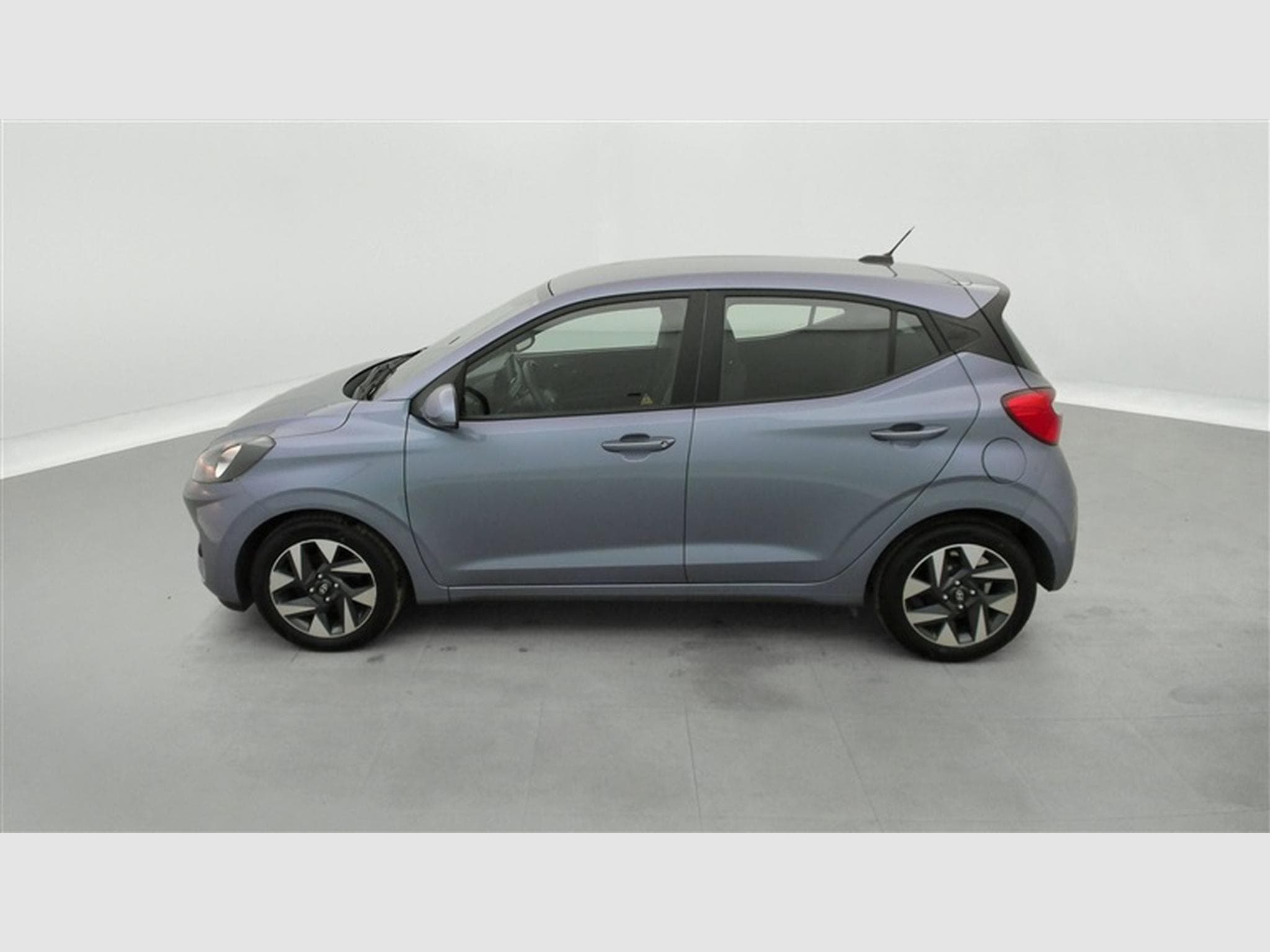 Hyundai i10 1.0i First Edition *CARPLAY/CLIM/JA15* (2023) - Foto 3