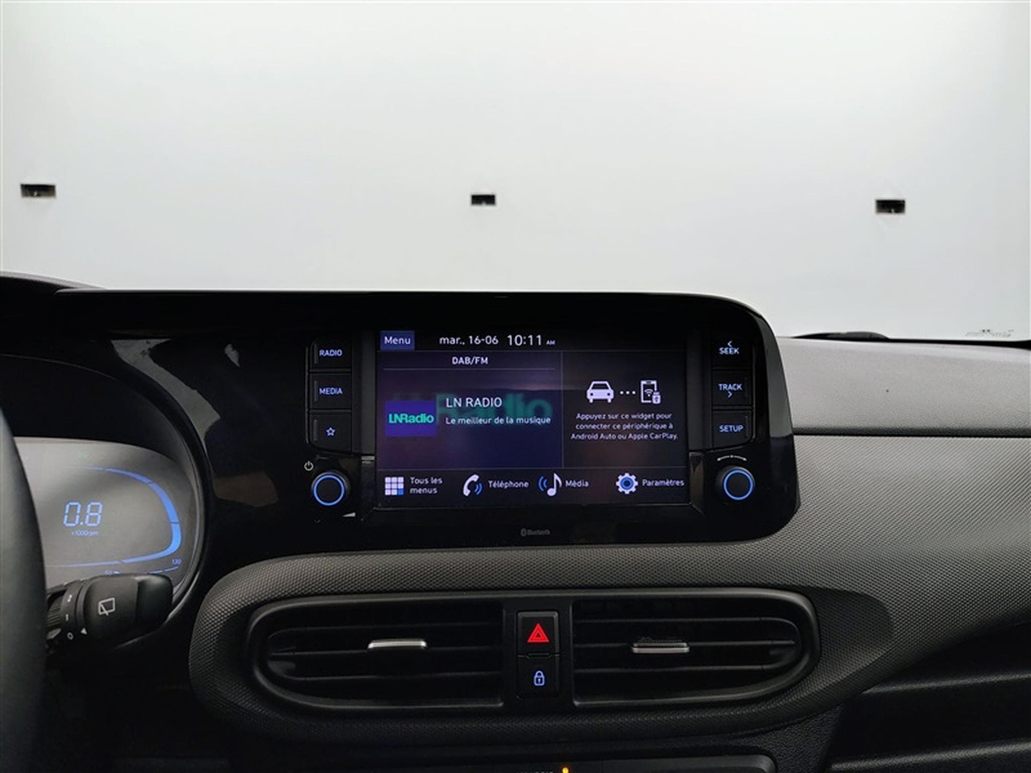 Hyundai i10 1.0i First Edition *CARPLAY/CLIM/JA15* (2023) - Foto 11
