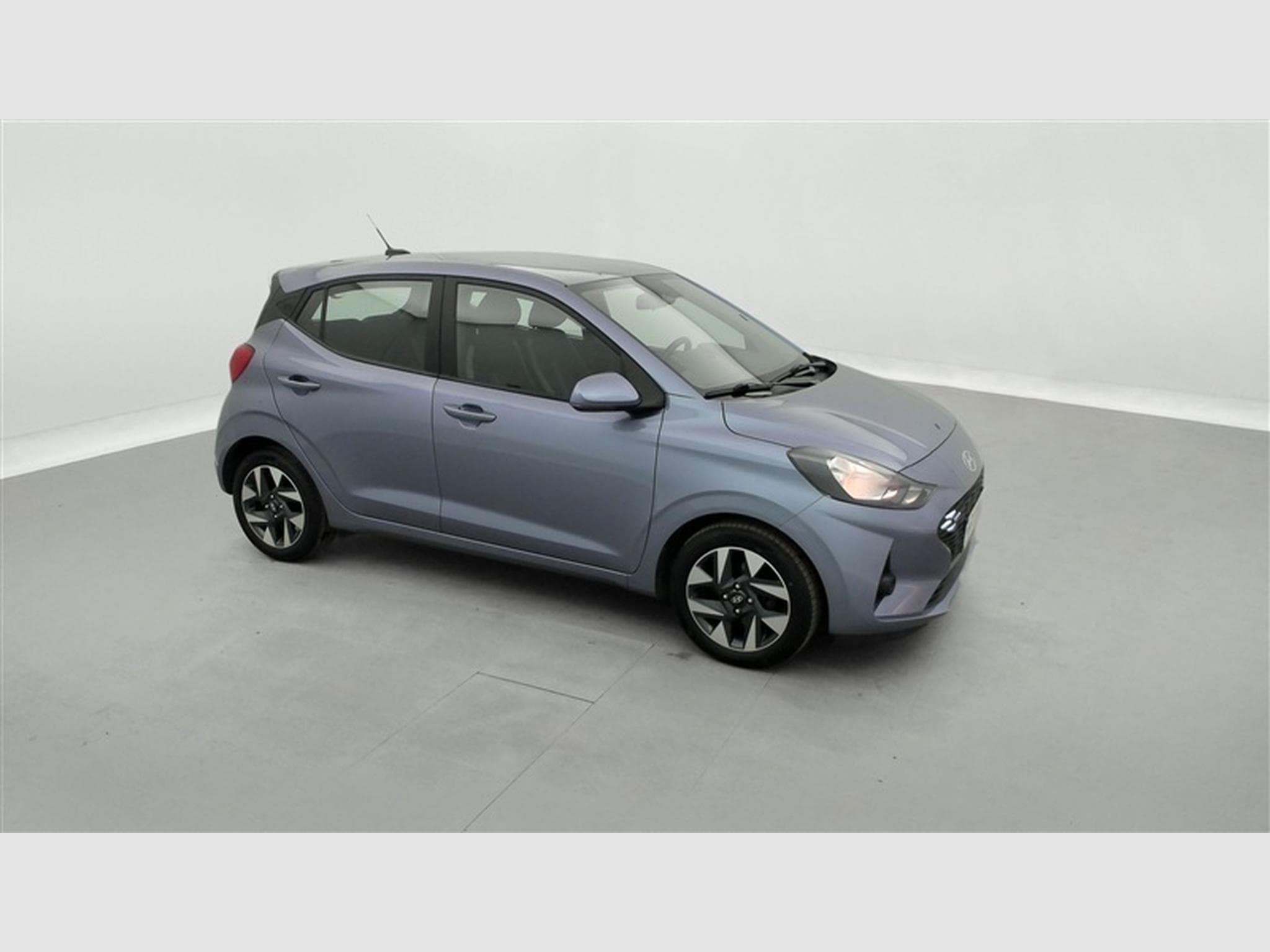 Hyundai i10 1.0i First Edition *CARPLAY/CLIM/JA15* (2023) - Foto 21