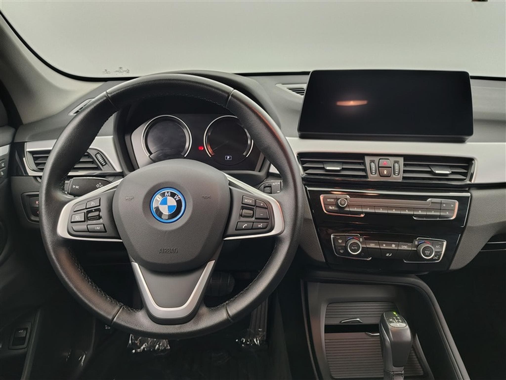 BMW X1 PHEV 1.5iA xDrive25e Cuir / Navi / Led (2022) - Photo 9
