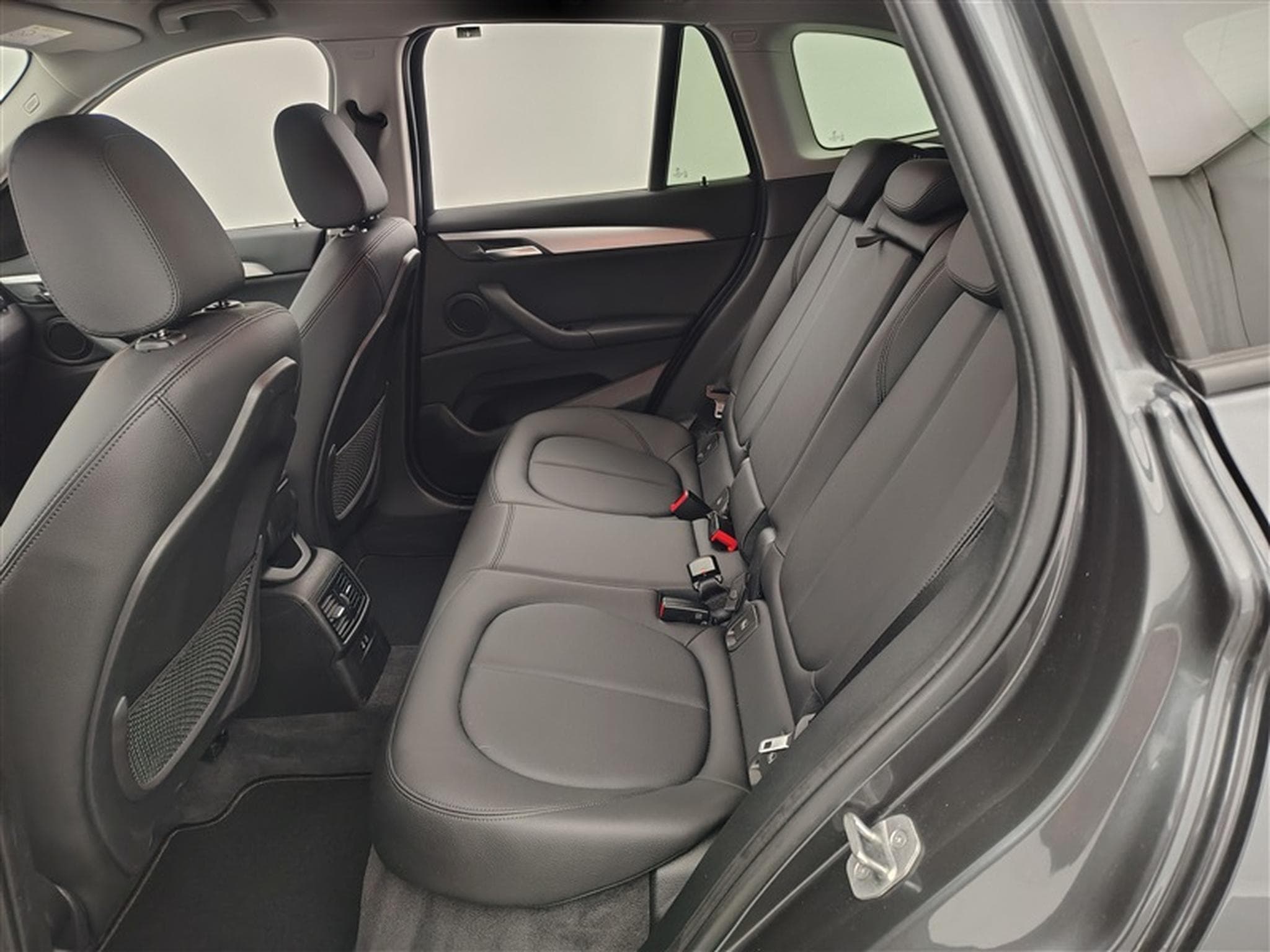 BMW X1 PHEV 1.5iA xDrive25e Cuir / Navi / Led (2022) - Photo 13