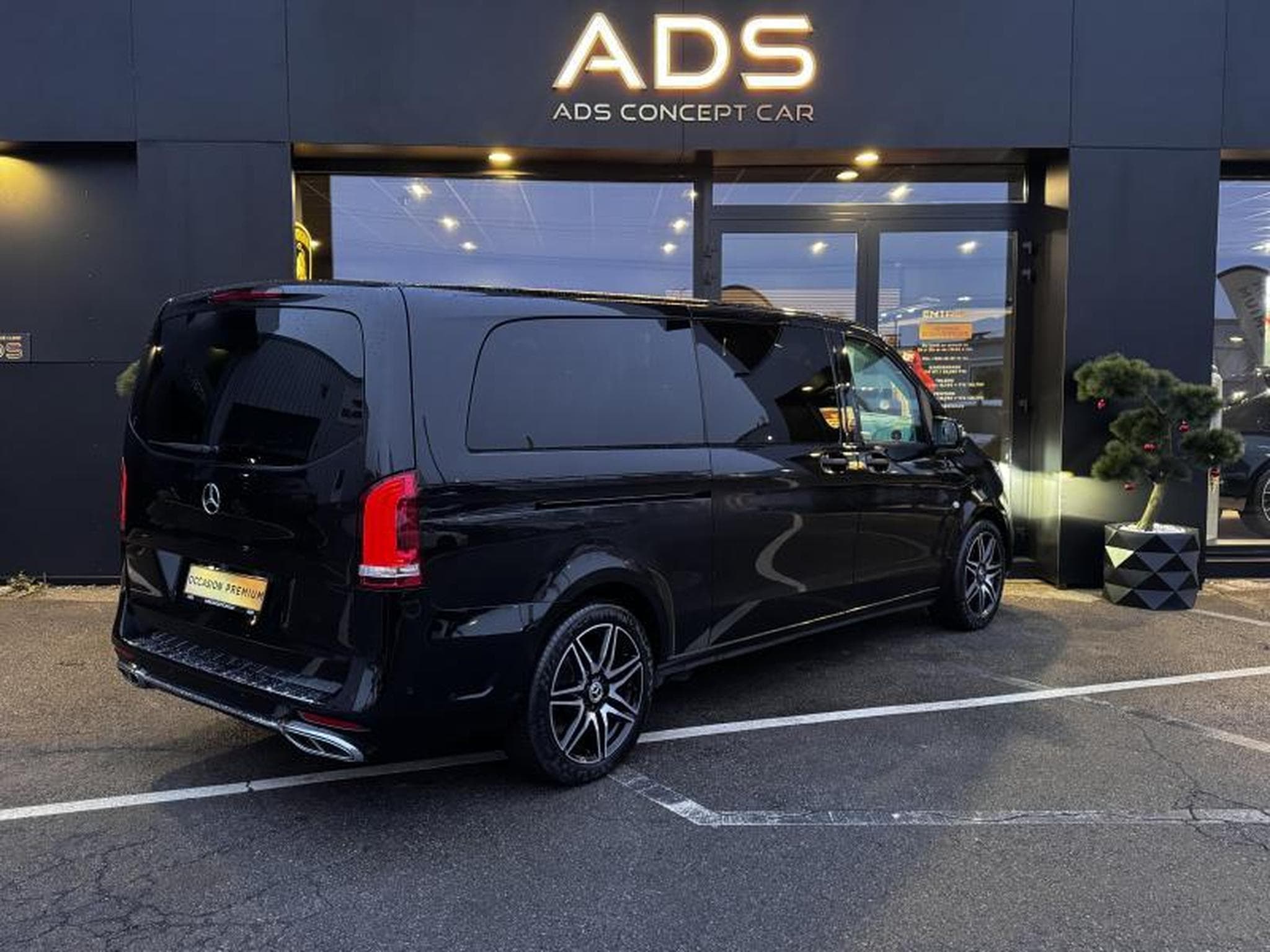 Mercedes Vito Vito VIP CDI extra-long propulsion 2.0L 136ch CDI (2023) - Photo 4