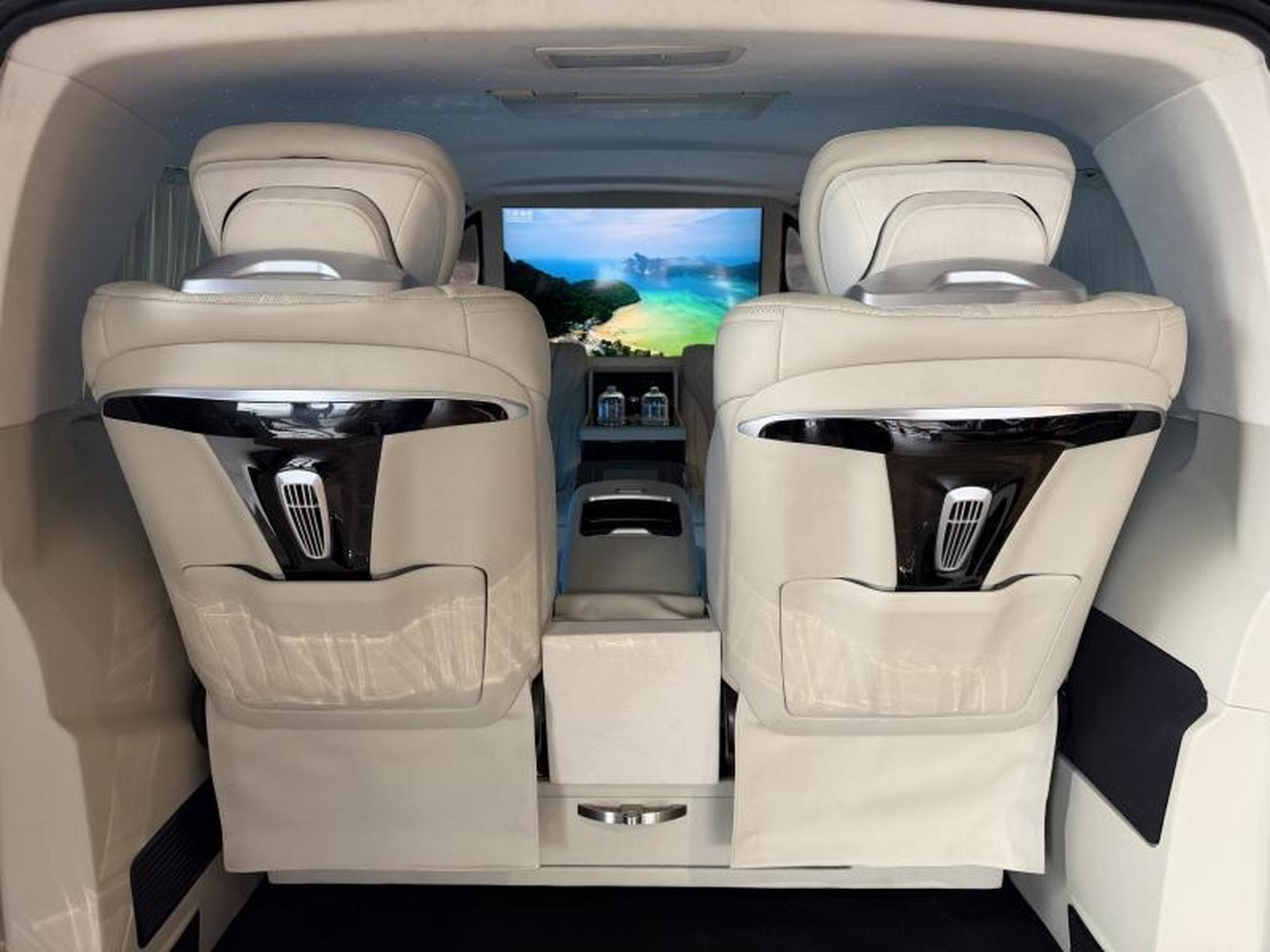 Mercedes Vito Vito VIP CDI extra-long 2.0 136 CV L3 (2023) - Photo 5