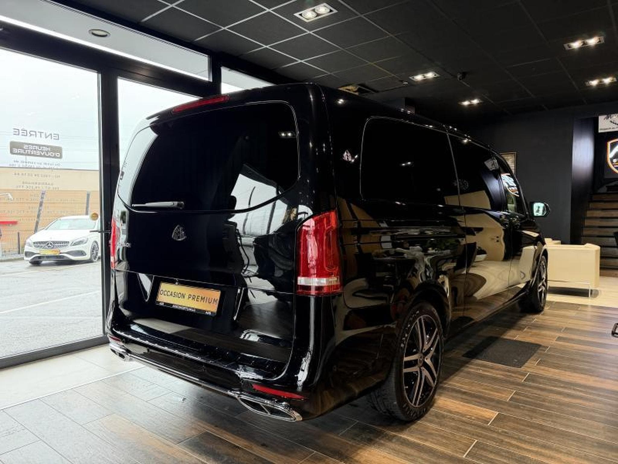 Mercedes Vito Vito VIP CDI extra-long 2.0 136 CV L3 (2023) - Photo 9