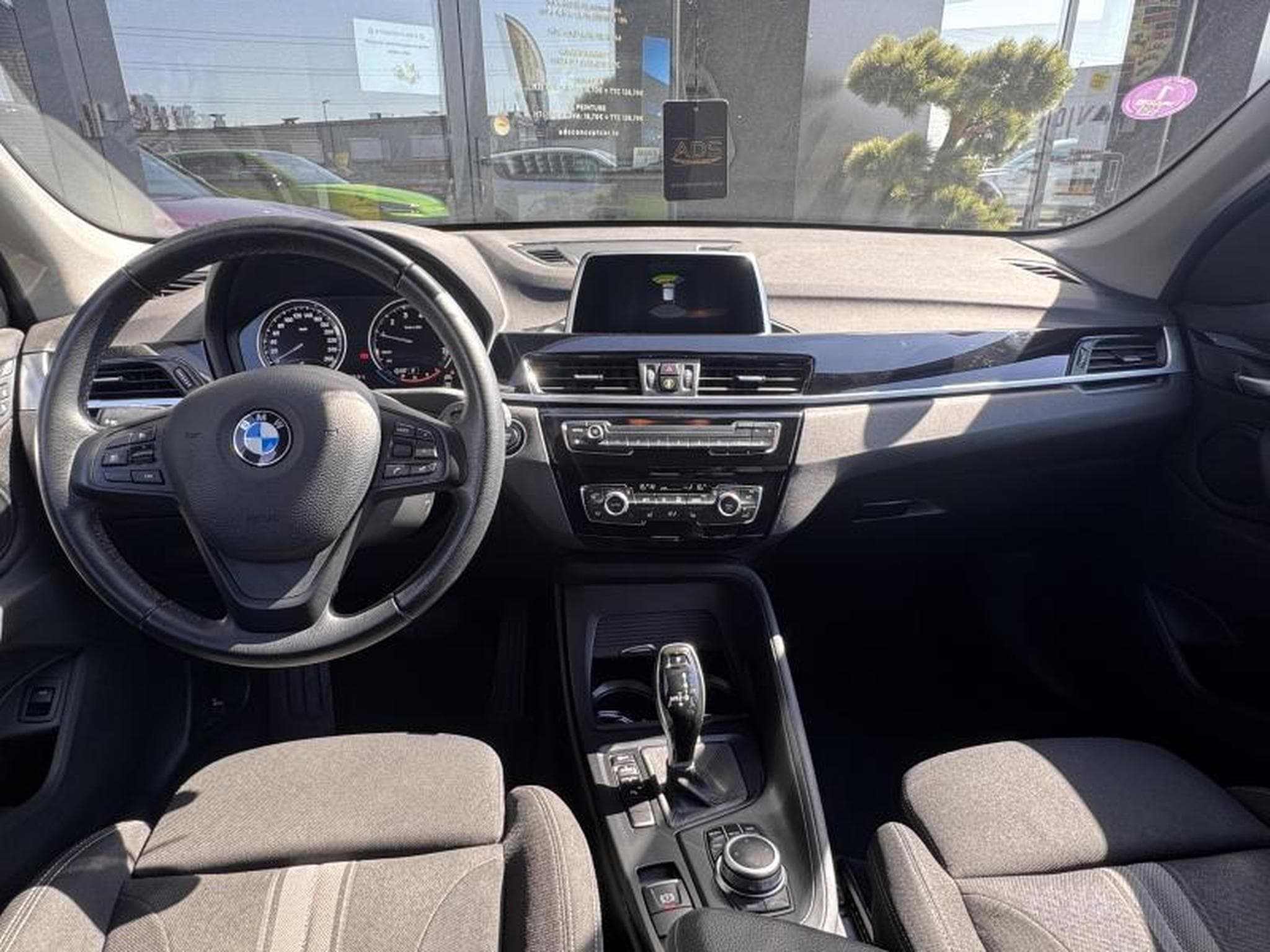 BMW X1 X1 sDrive18i BVA 1.5L 140Ch / Sièges chauffants/ Nav (2018) - Photo 5