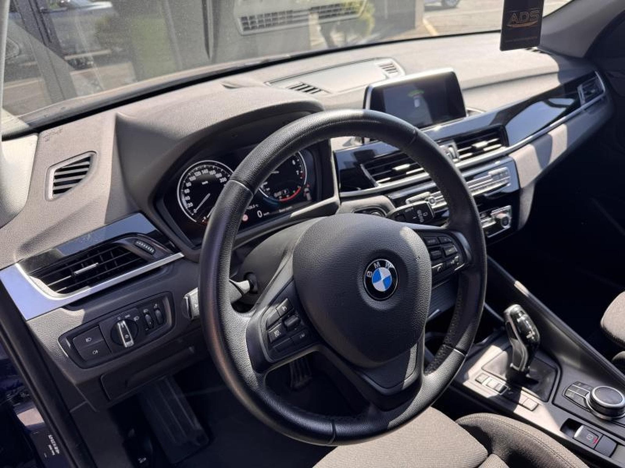 BMW X1 X1 sDrive18i BVA 1.5L 140Ch / Sièges chauffants/ Nav (2018) - Photo 4
