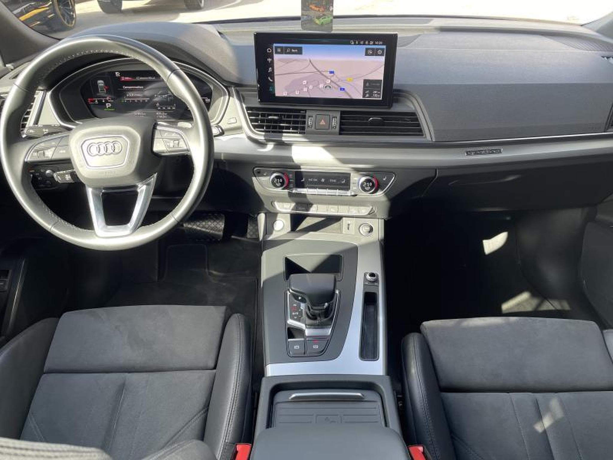 Audi Q5 Sportback S line 2.0L 40 TDI 204ch /Attelage/Jantes 21\'/Siè (2022) - Photo 7
