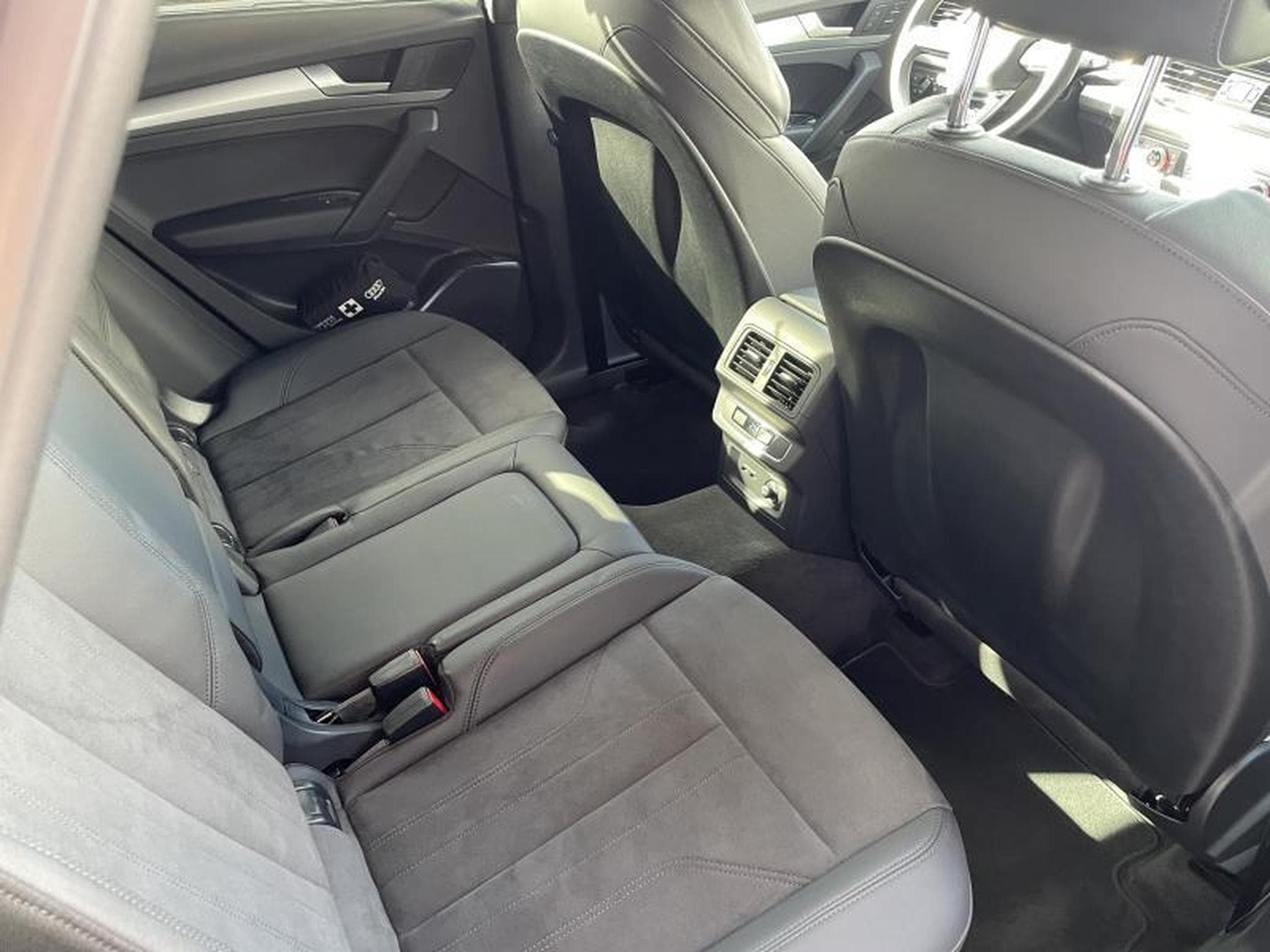 Audi Q5 Sportback S line 2.0L 40 TDI 204ch /Attelage/Jantes 21\'/Siè (2022) - Photo 12
