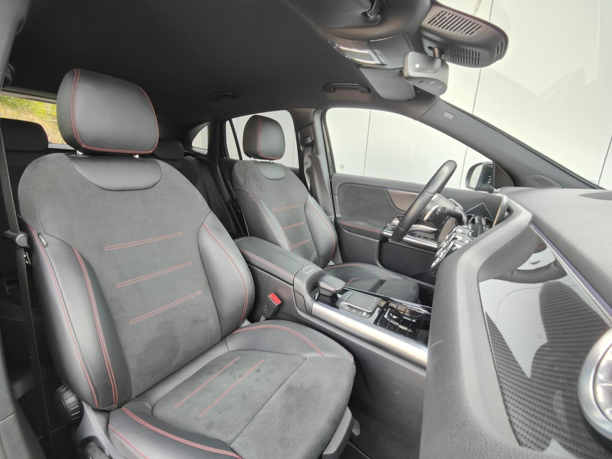 Mercedes GLA 200 GLA 200 7G-DCT PACK AMG CARPLAY GPS SIEGE CHAUFFANTS (2021) - Foto 8