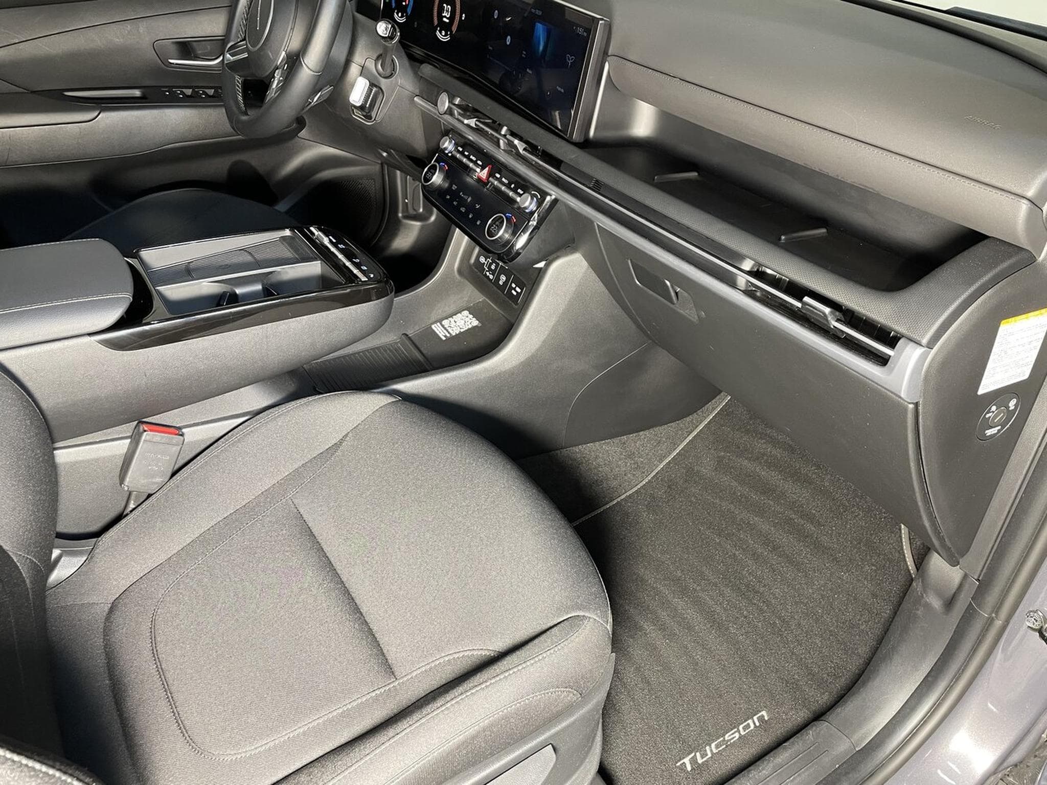 Hyundai Tucson 1.6 T-GDi HYBRID 215 INTUITIVE (2024) - Photo 10