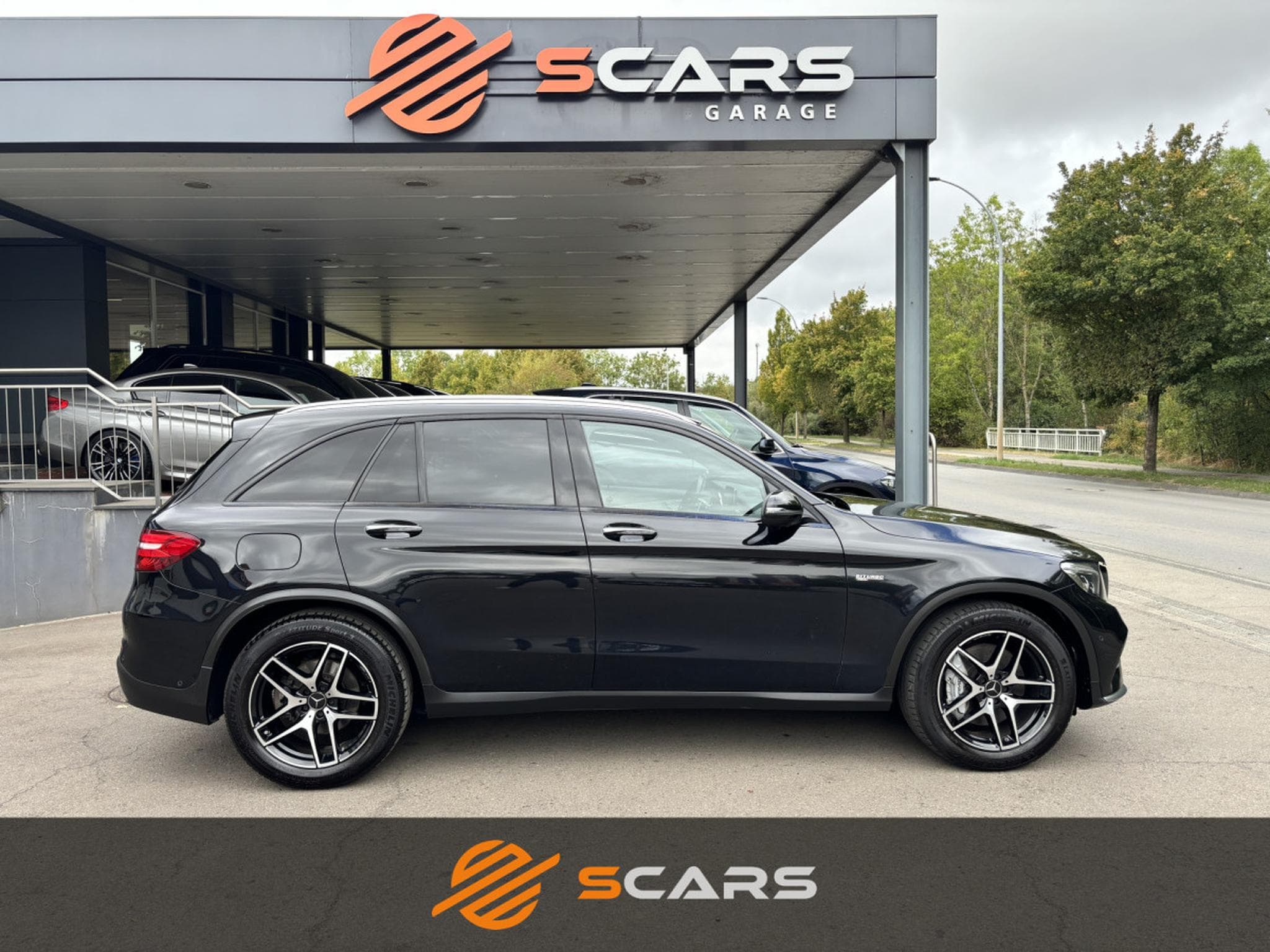 Mercedes GLC 43 AMG Bi-Turbo 4Matic 367cv Night Pack (2018) - Foto 3