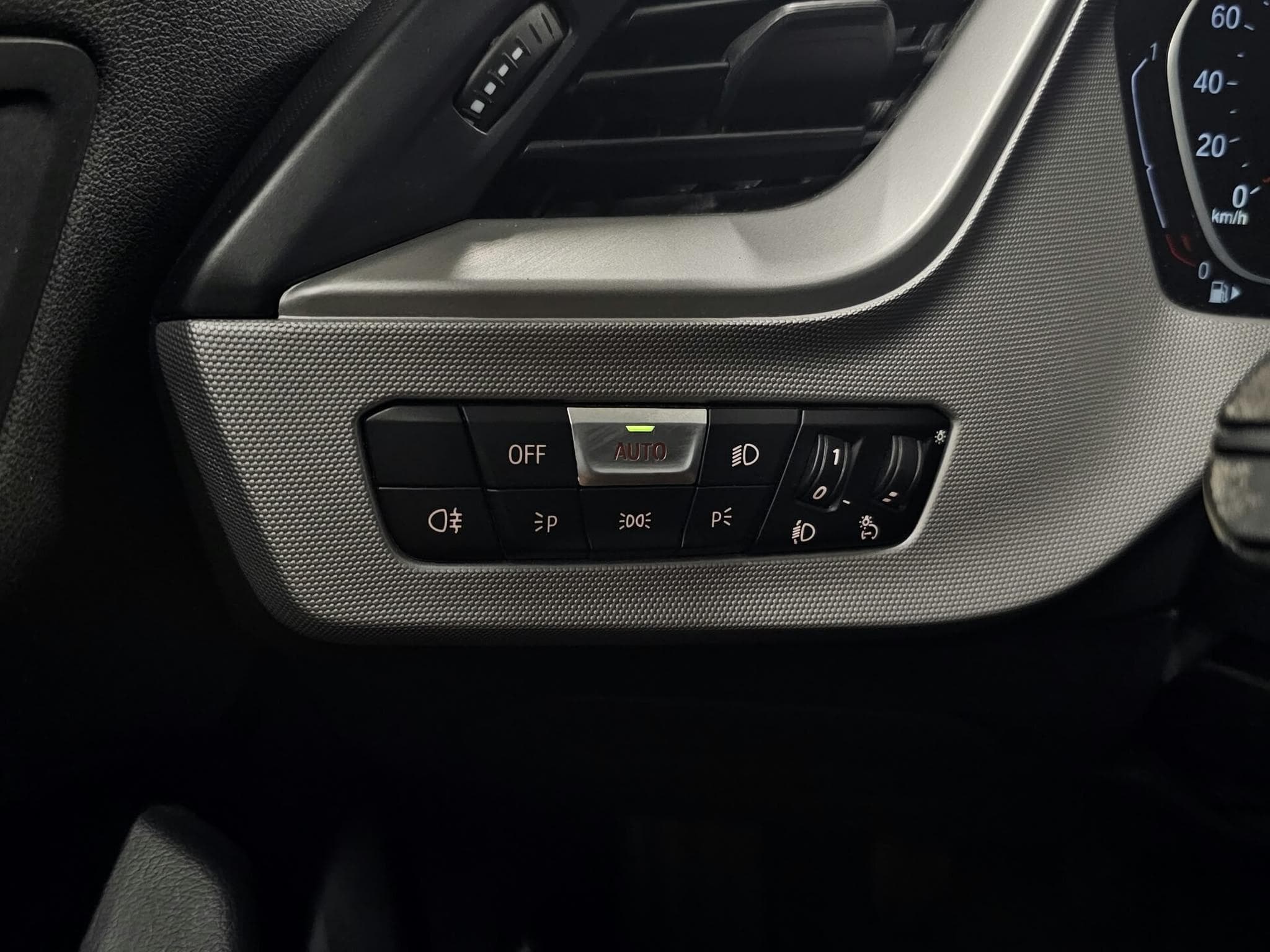 BMW 118 Business (2021) - Photo 10