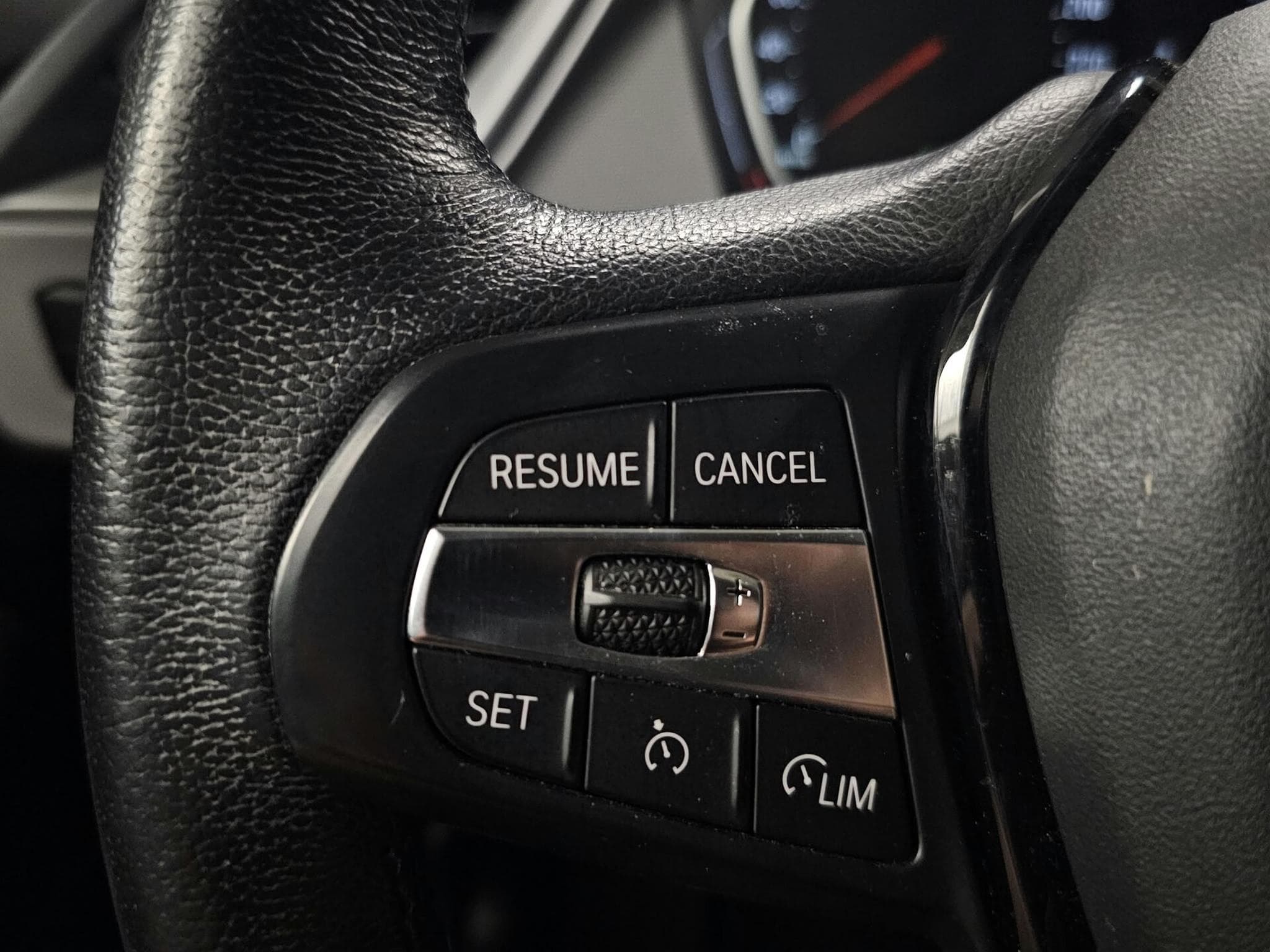 BMW 118 Business (2021) - Photo 11